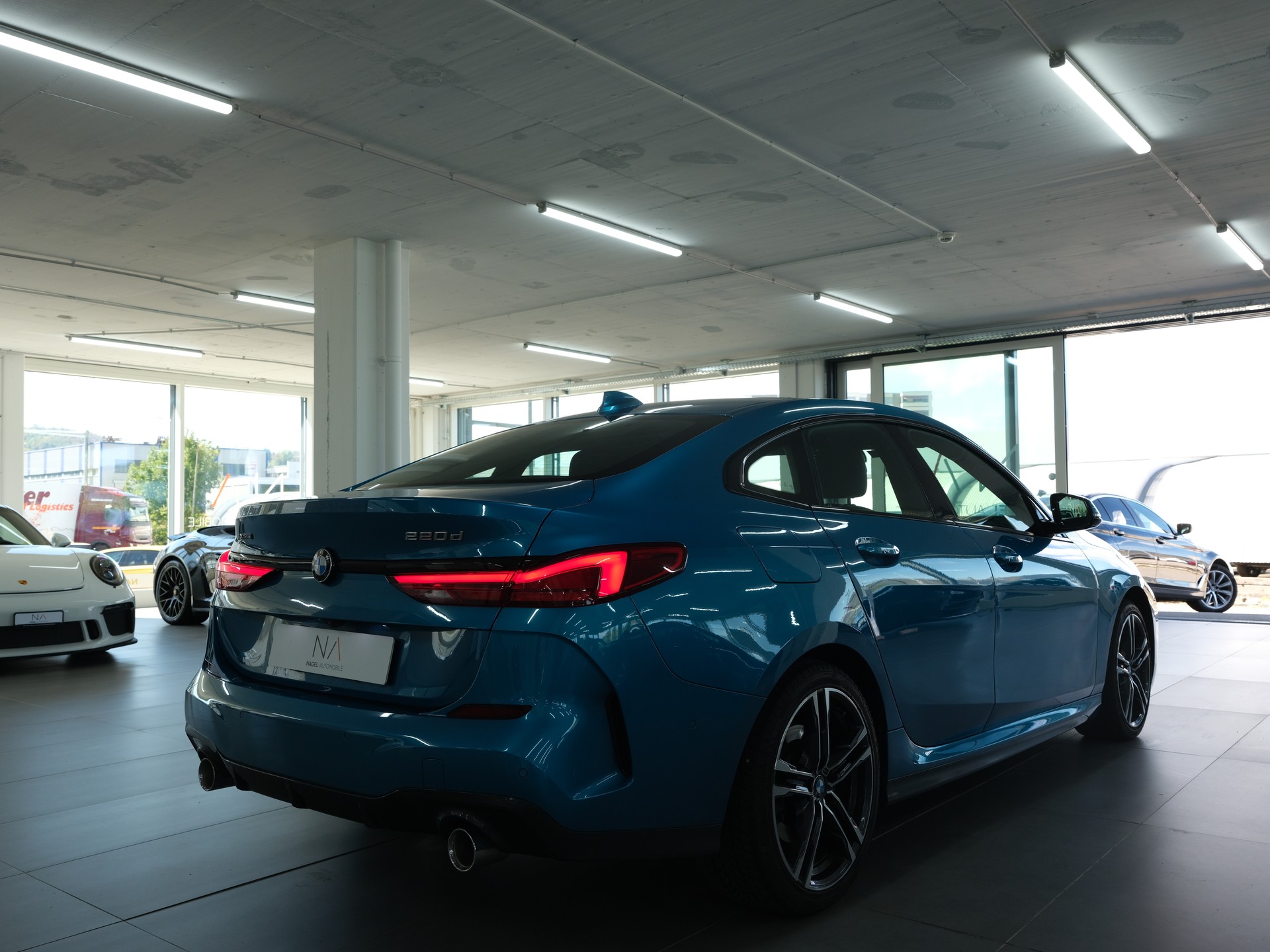 BMW 220d xDrive M Sport Steptronic *Panorama* *M-Sport* *Rückfahrkamera-showroom-element-2