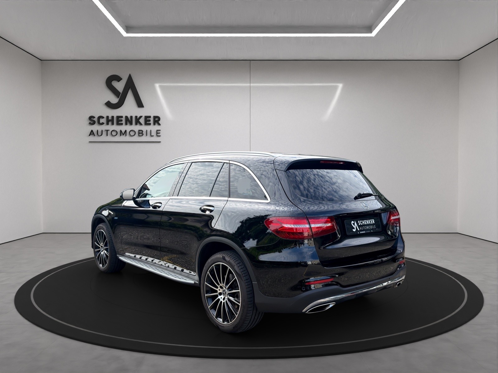 MERCEDES-BENZ GLC 350 e AMG Line 4Matic 7G-Tronic-showroom-element-2