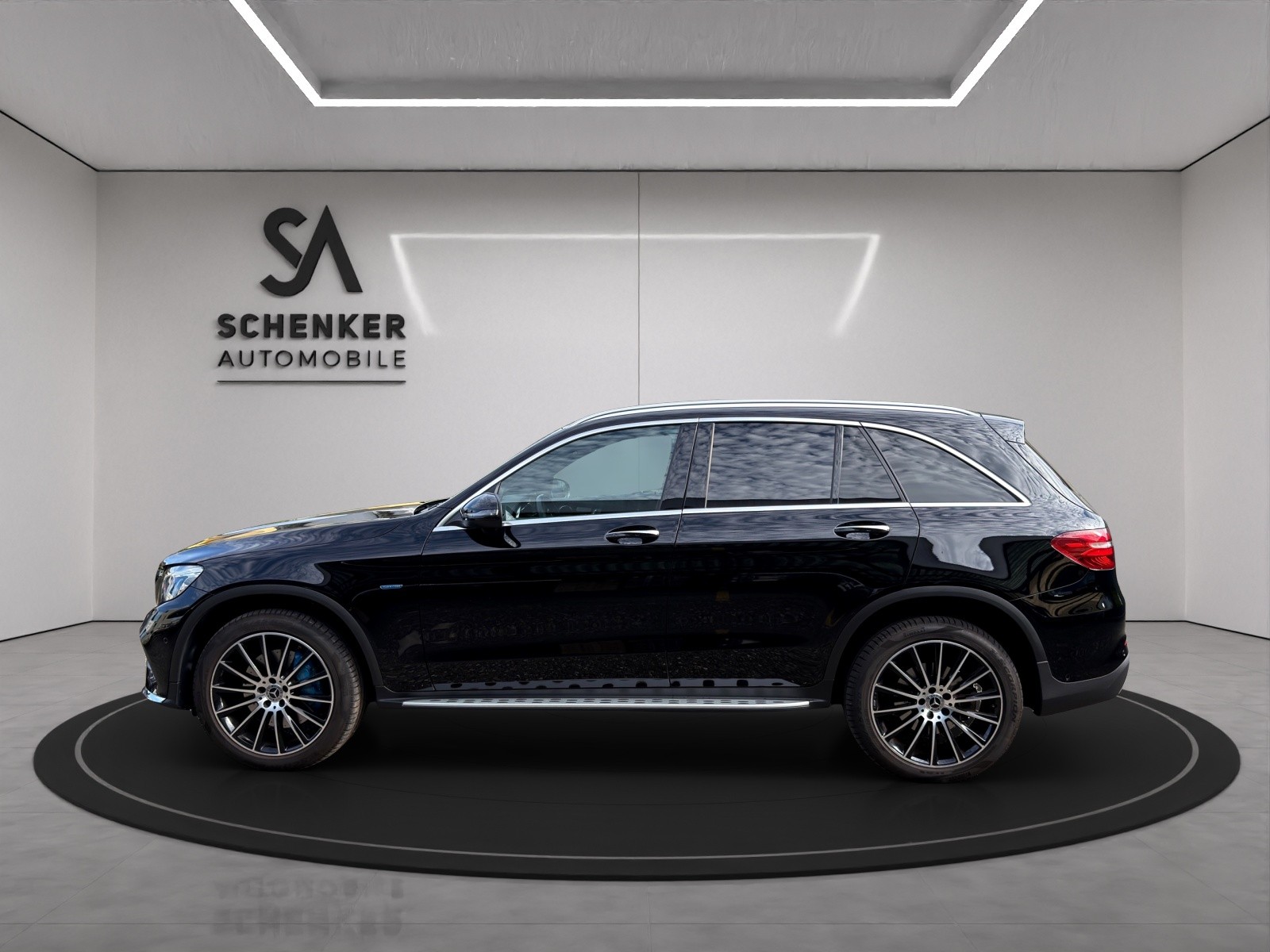 MERCEDES-BENZ GLC 350 e AMG Line 4Matic 7G-Tronic-showroom-element-1