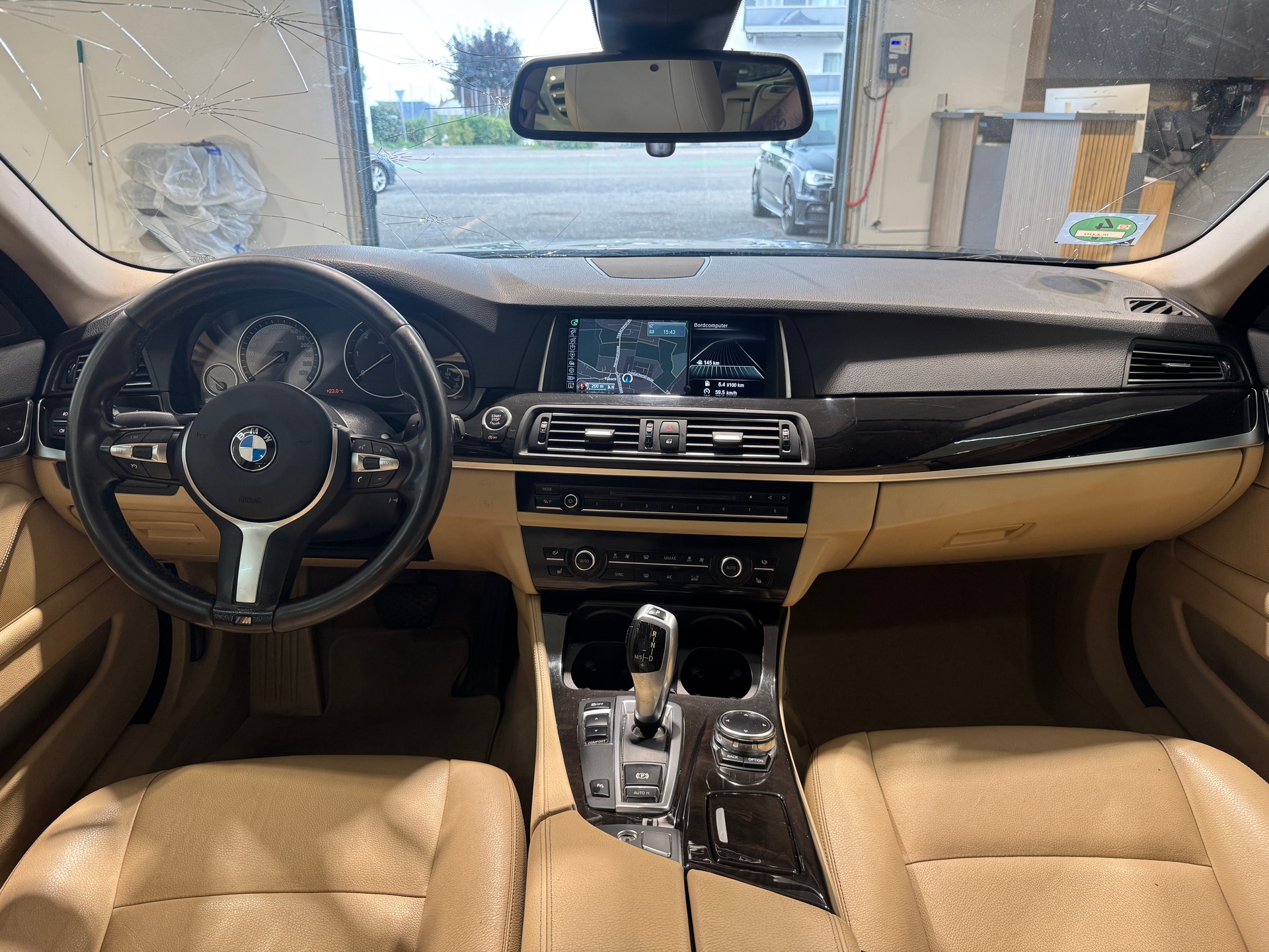 BMW 530d Touring Luxury Line Steptronic-image-13