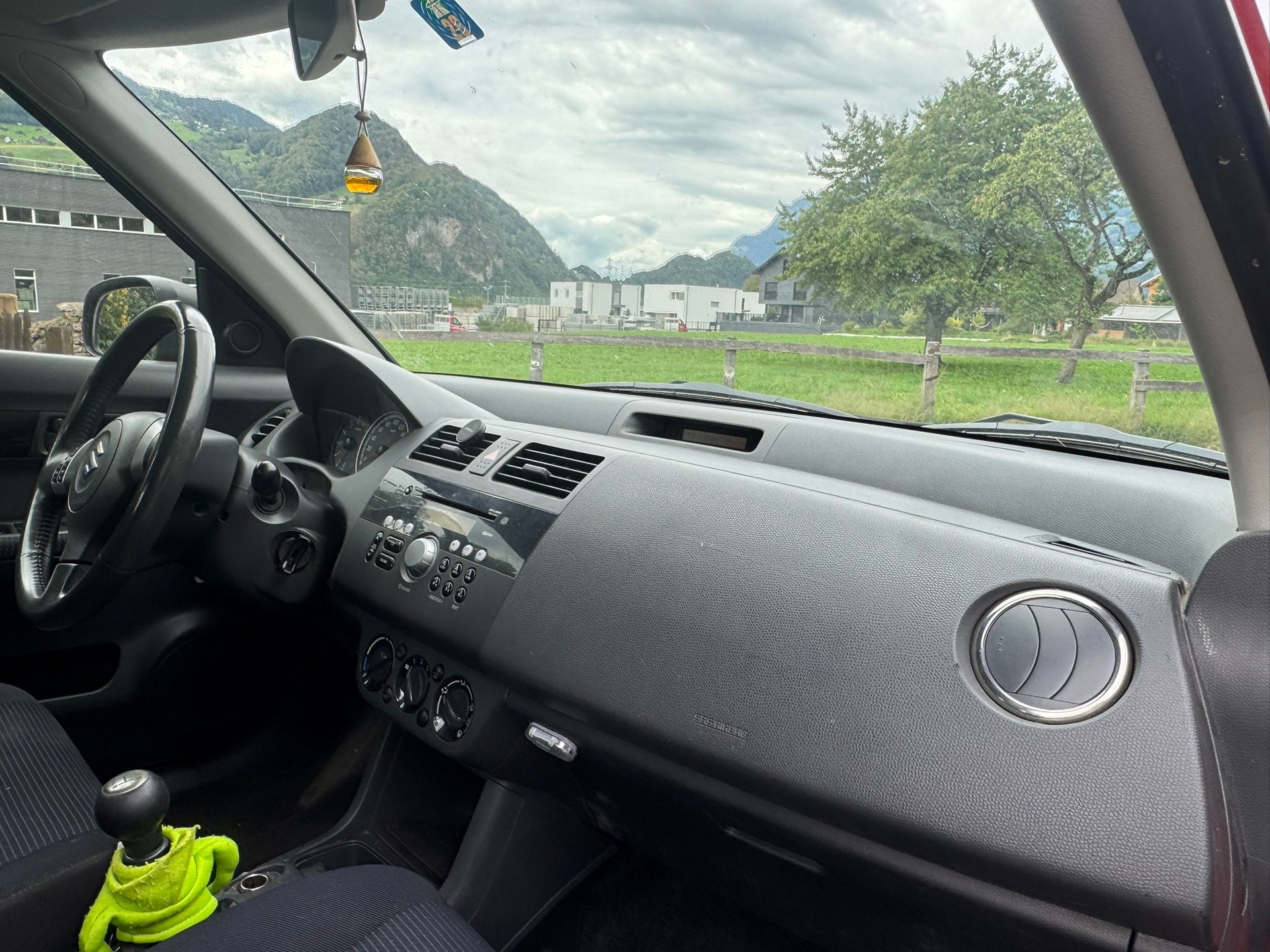 SUZUKI Swift 1.3i 16V GL Top 4x4-image-5