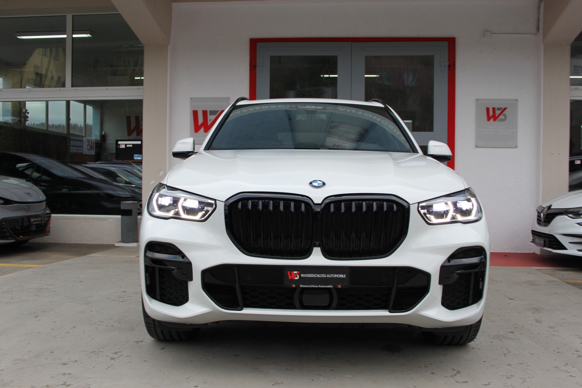 BMW X5 xDrive 48V 40d M Sport Steptronic-showroom-element-2