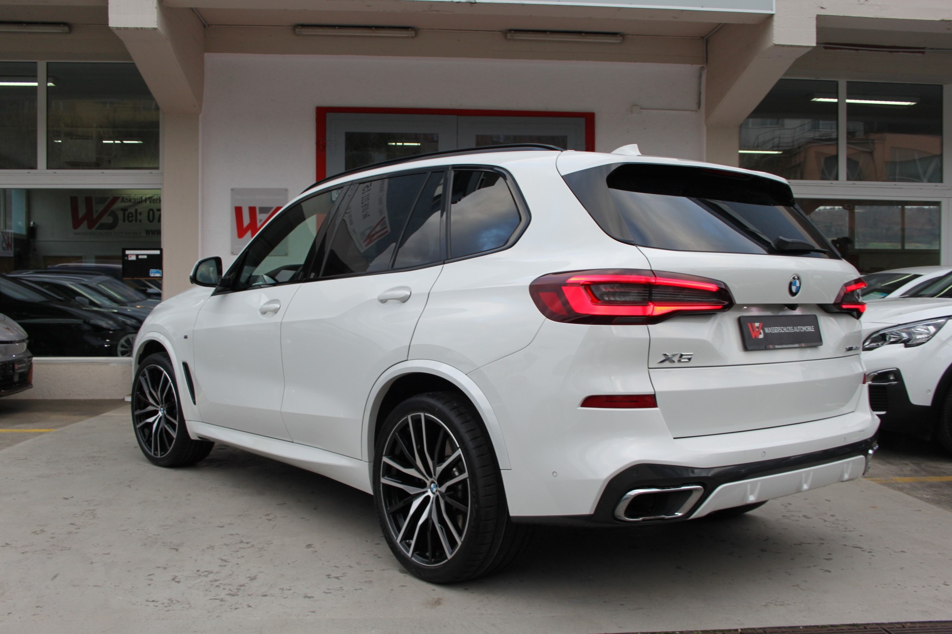 BMW X5 xDrive 48V 40d M Sport Steptronic-showroom-element-3