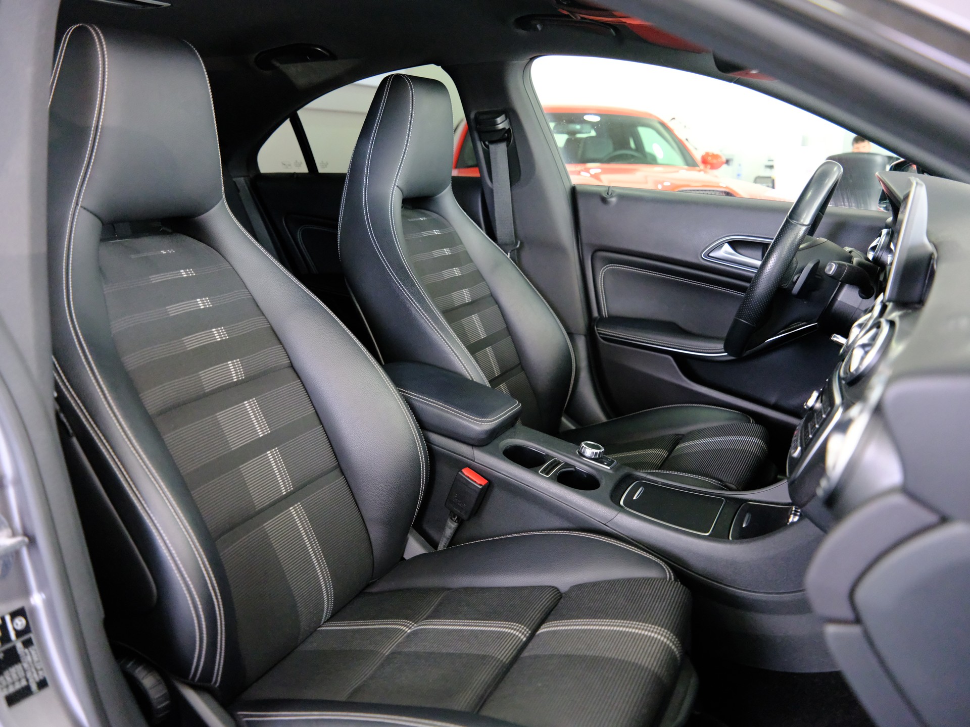 MERCEDES-BENZ CLA 220 4Matic 7G-DCT *RÜCKFAHRKAMERA* *SITZHEIZUNG*-image-18