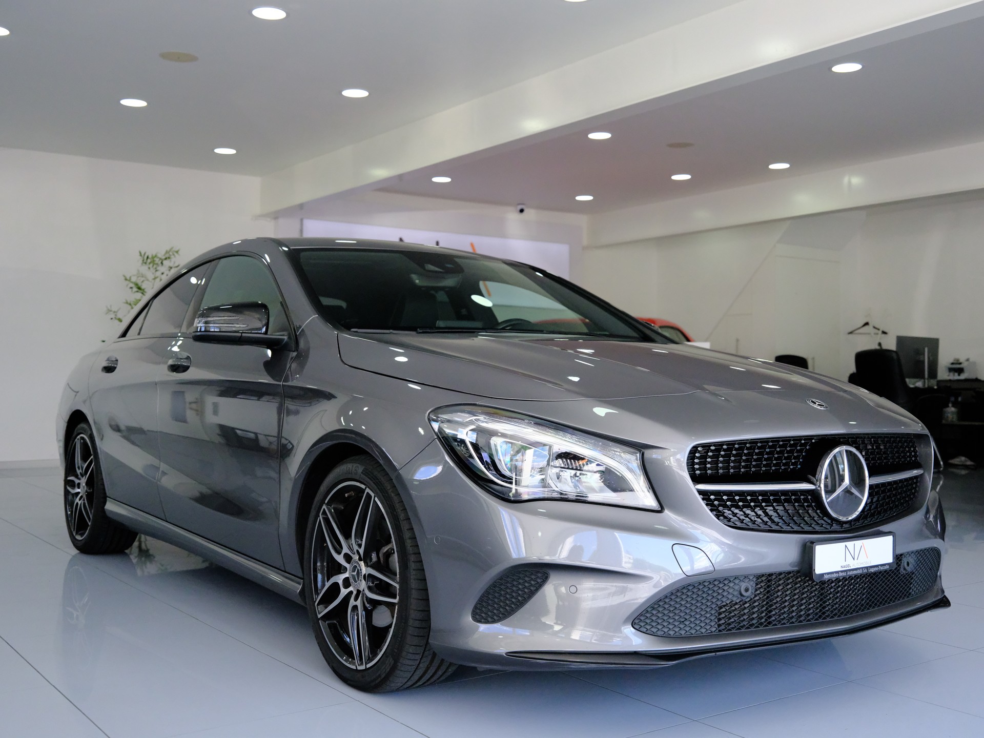 MERCEDES-BENZ CLA 220 4Matic 7G-DCT *RÜCKFAHRKAMERA* *SITZHEIZUNG*-showroom-element-1