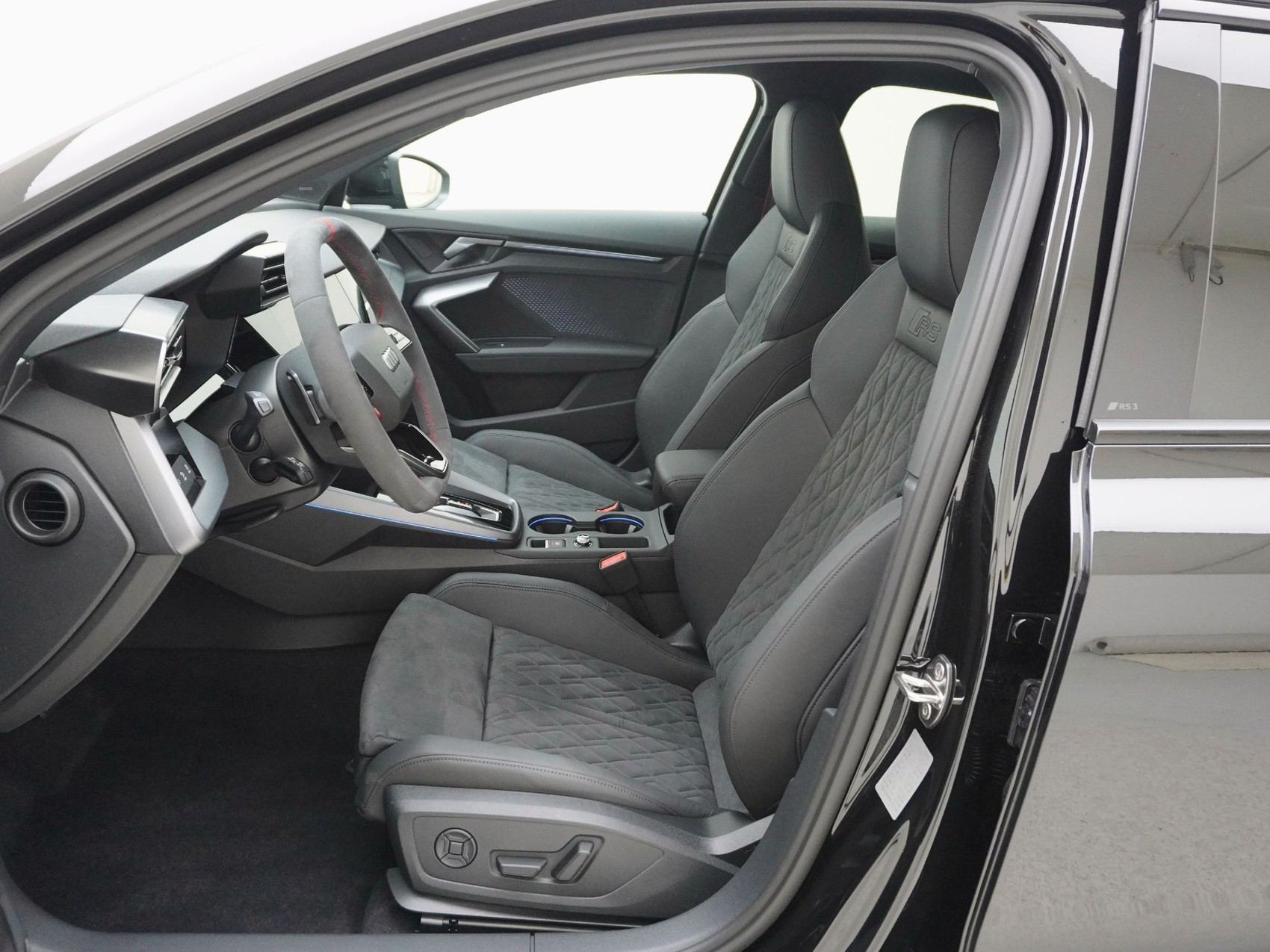 AUDI RS3 Limousine 2.5 TFSI quattro S-Tronic-image-13