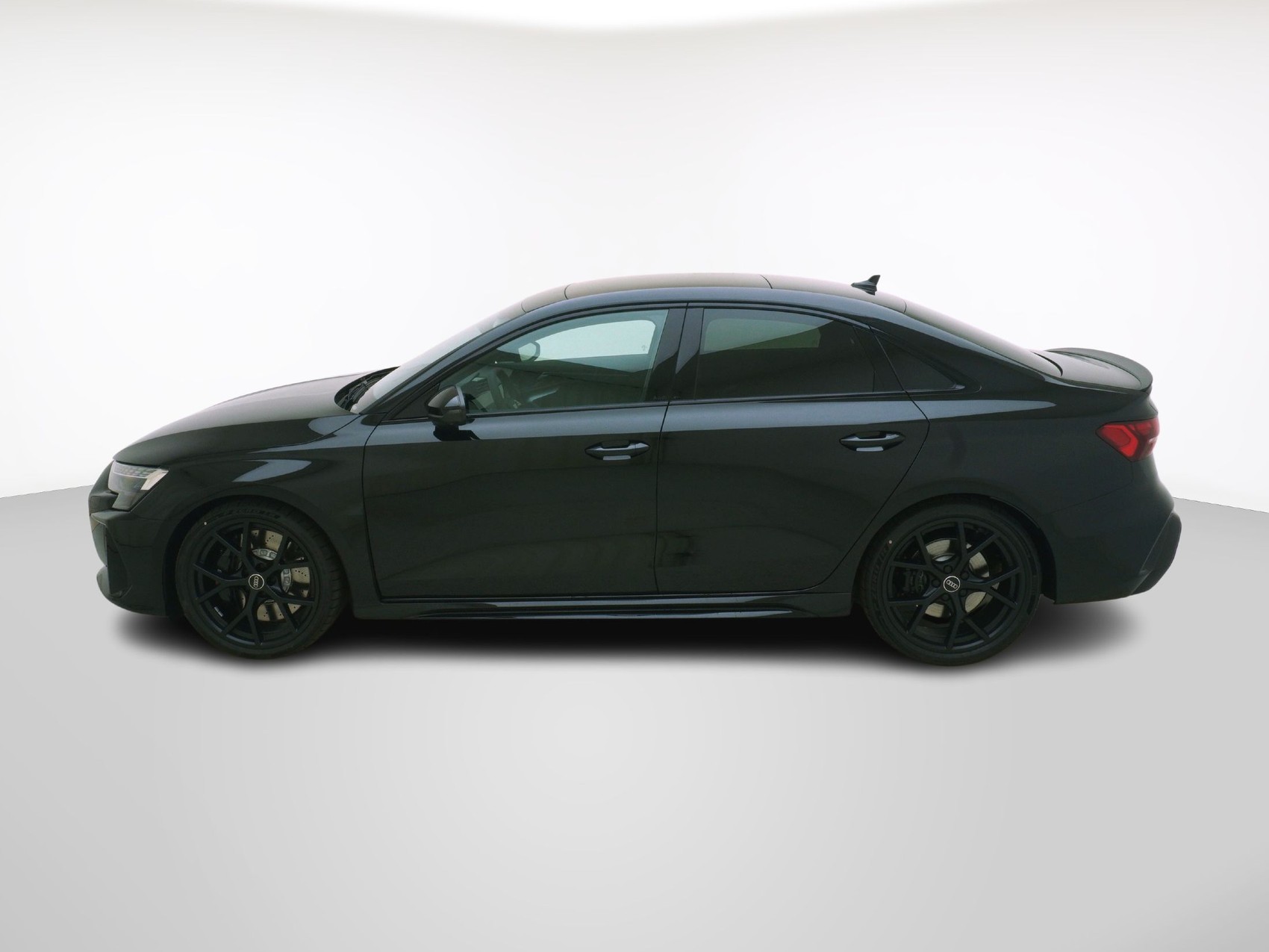 AUDI RS3 Limousine 2.5 TFSI quattro S-Tronic-showroom-element-1