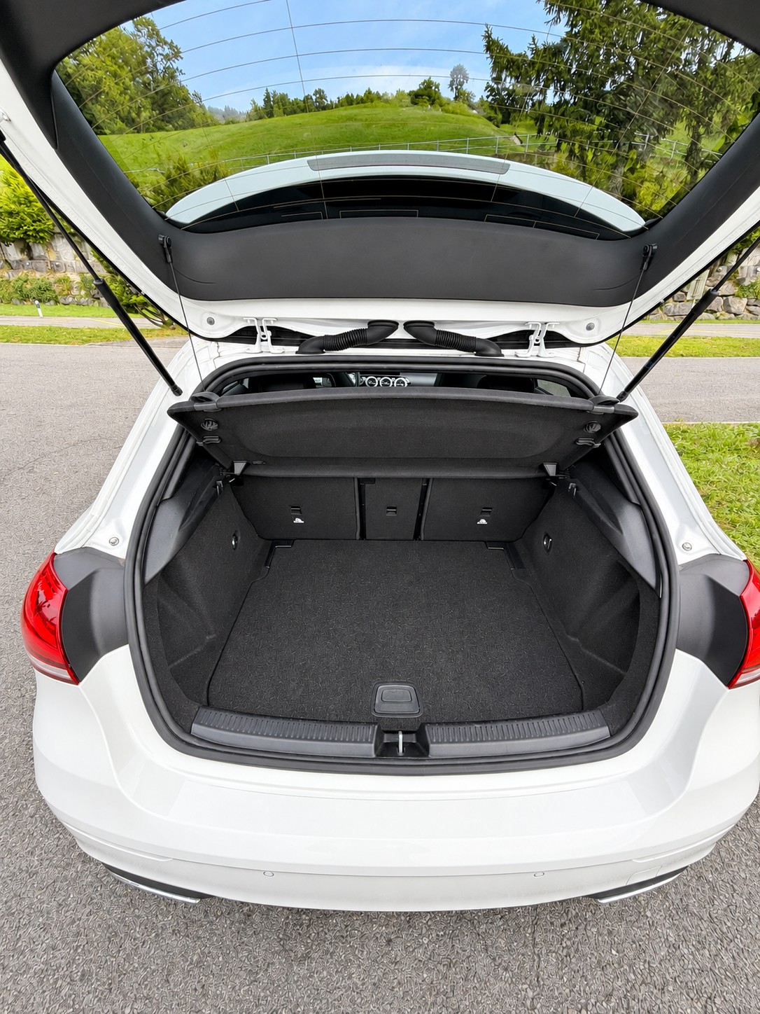 MERCEDES-BENZ A 200 AMG Line-image-6