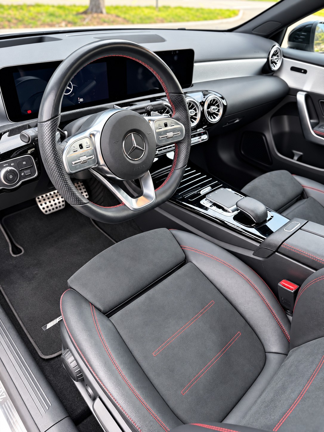 MERCEDES-BENZ A 200 AMG Line-image-8