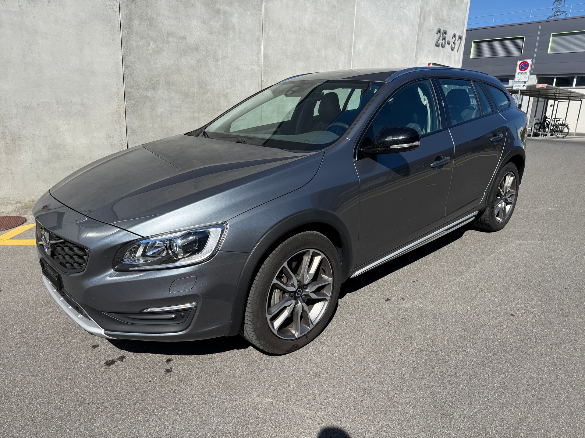 VOLVO V60 Cross Country D4 AWD Momentum Geartronic(M)