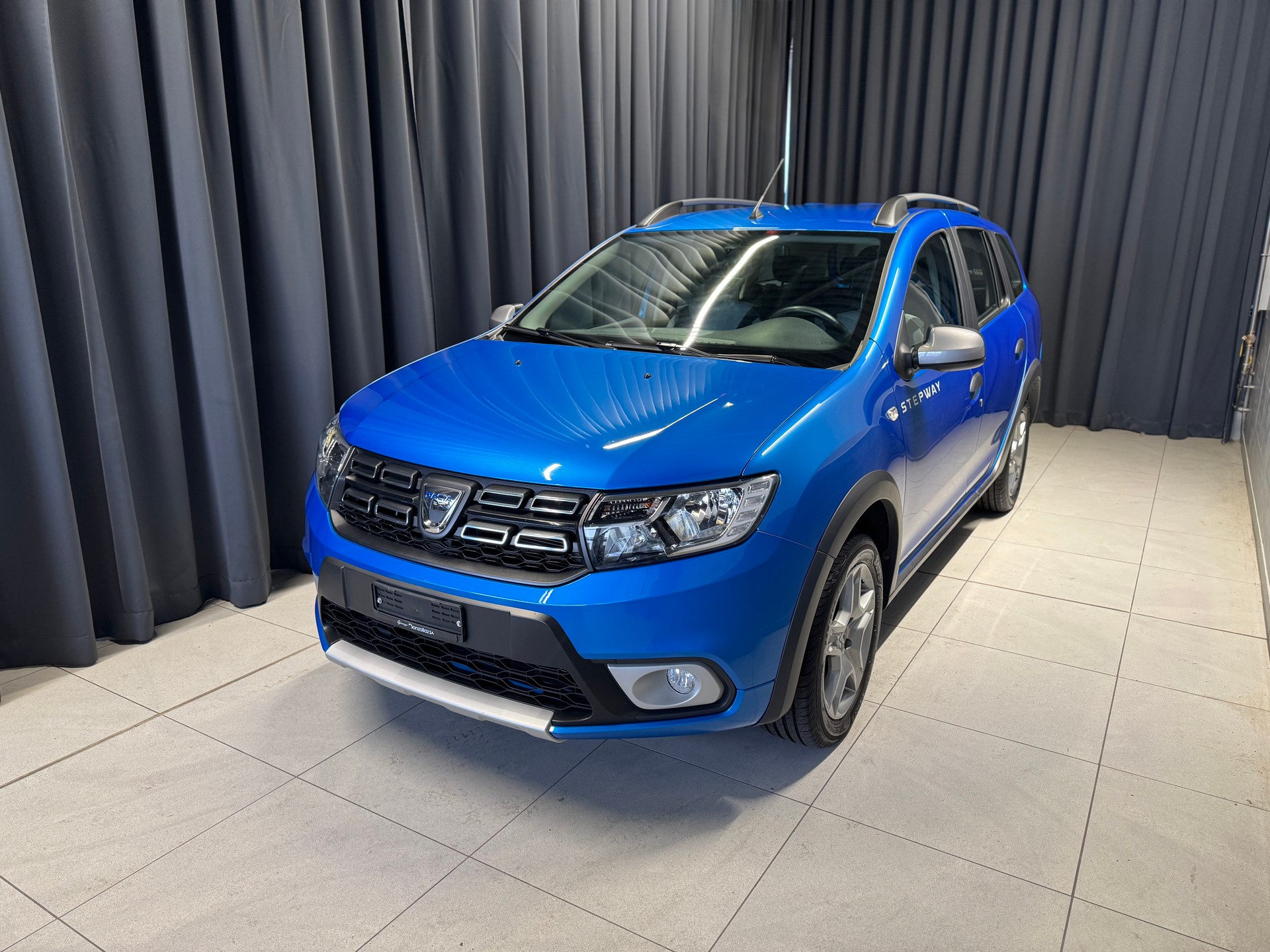 DACIA Logan MCV 0.9 Stepway (21)-showroom-element-2