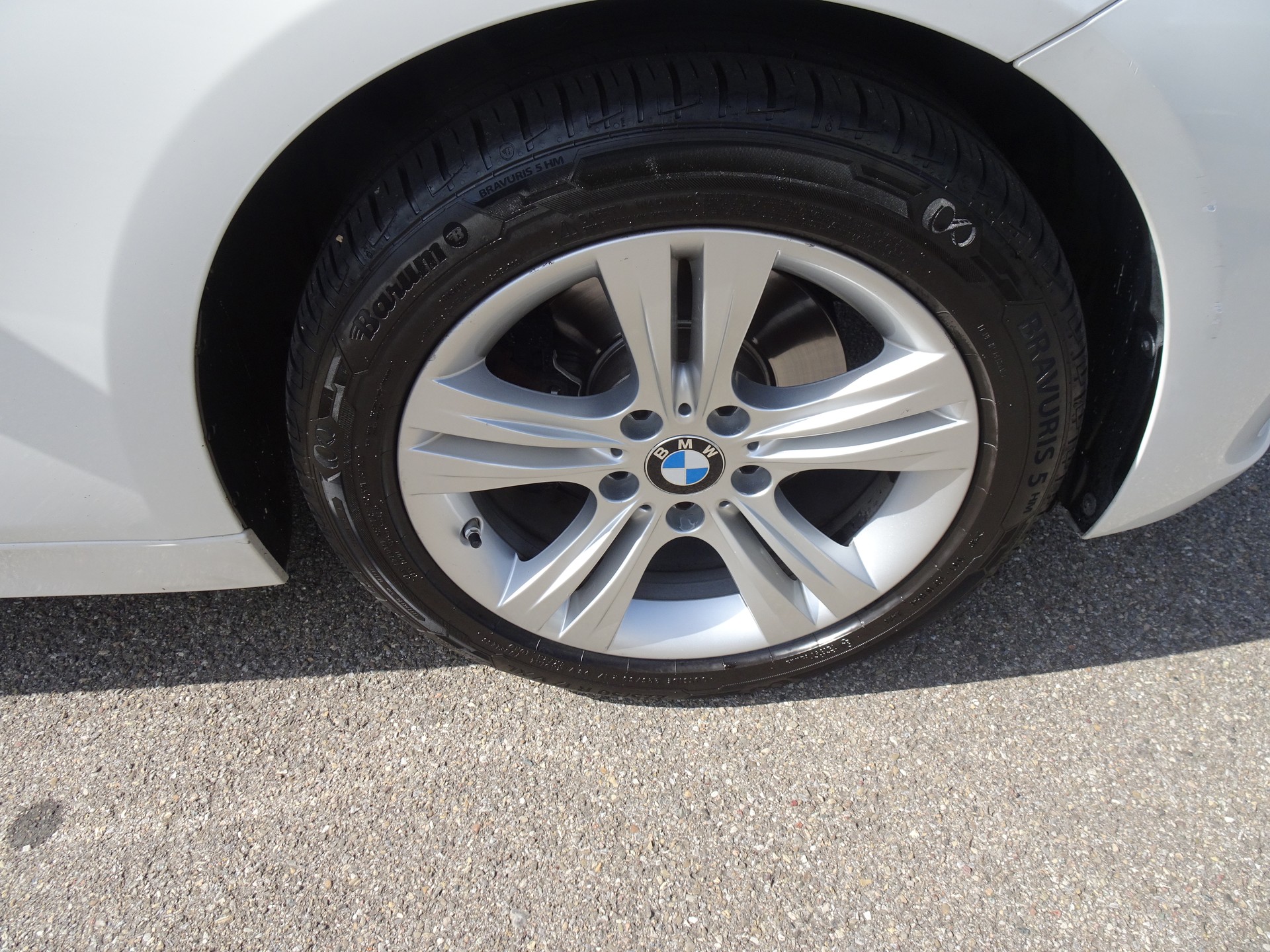 BMW 320d xDrive Touring Sport Line Steptronic-image-6