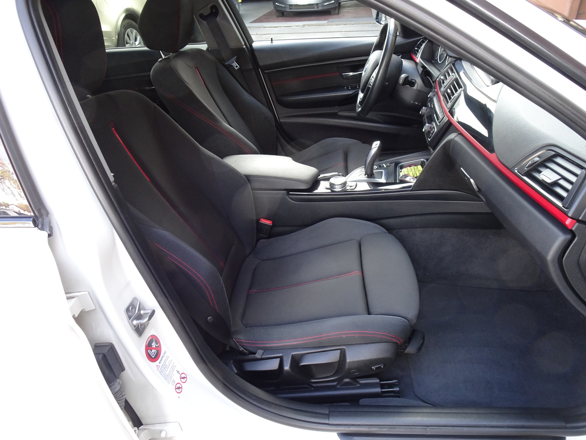 BMW 320d xDrive Touring Sport Line Steptronic-image-9