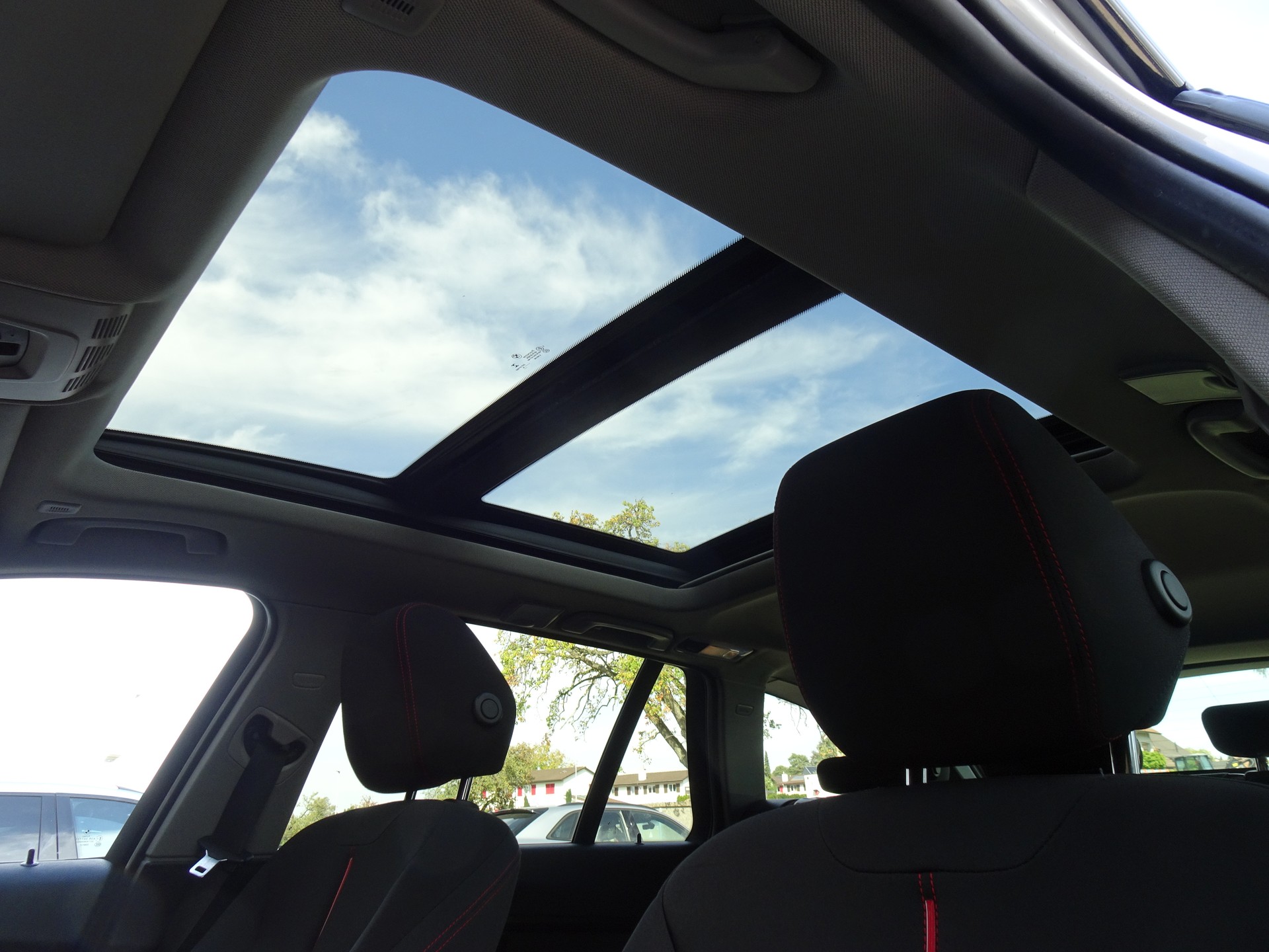 BMW 320d xDrive Touring Sport Line Steptronic-image-12