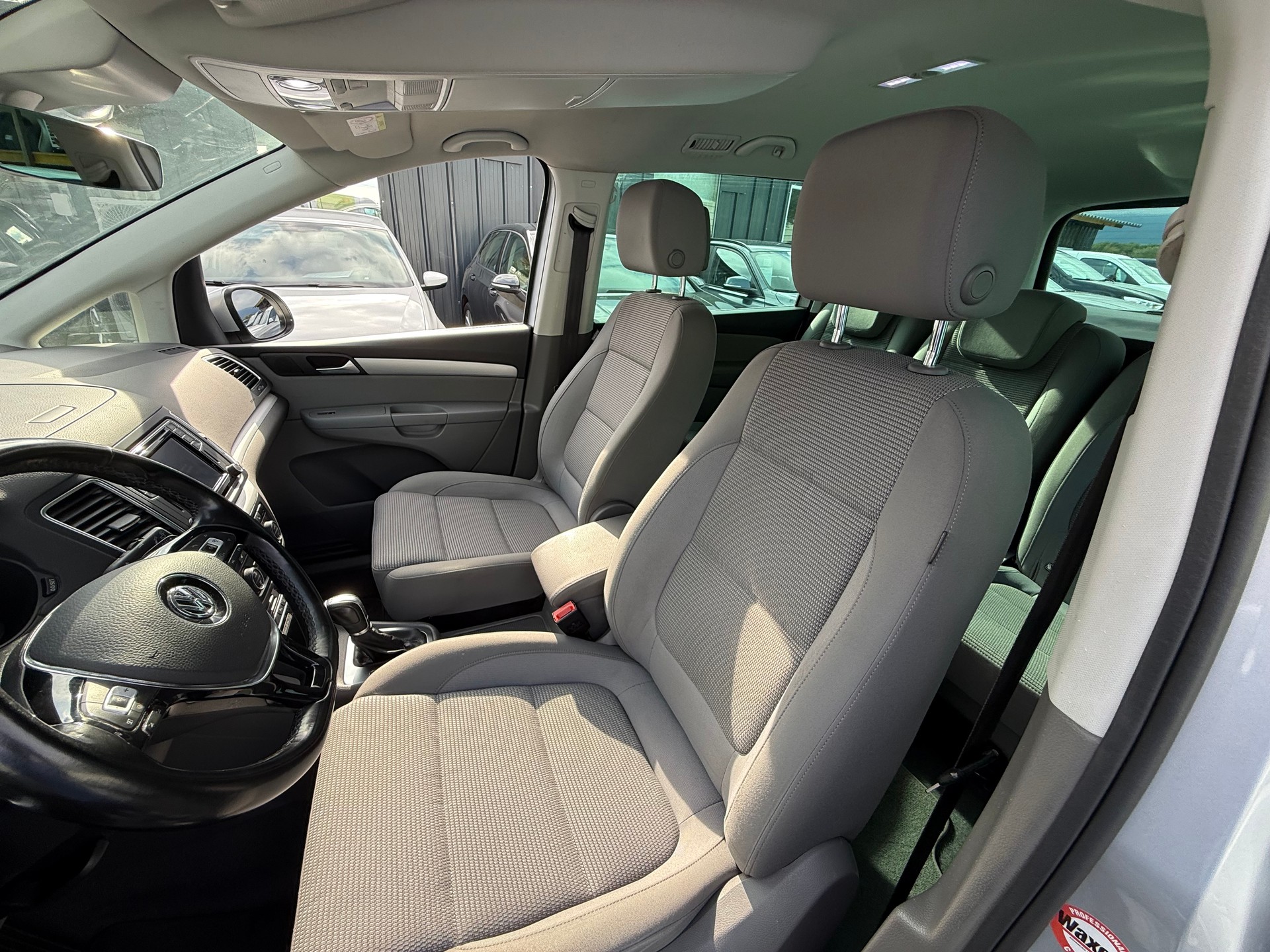 VW Sharan 1.4 TSI BlMT Comfortline DSG-image-11