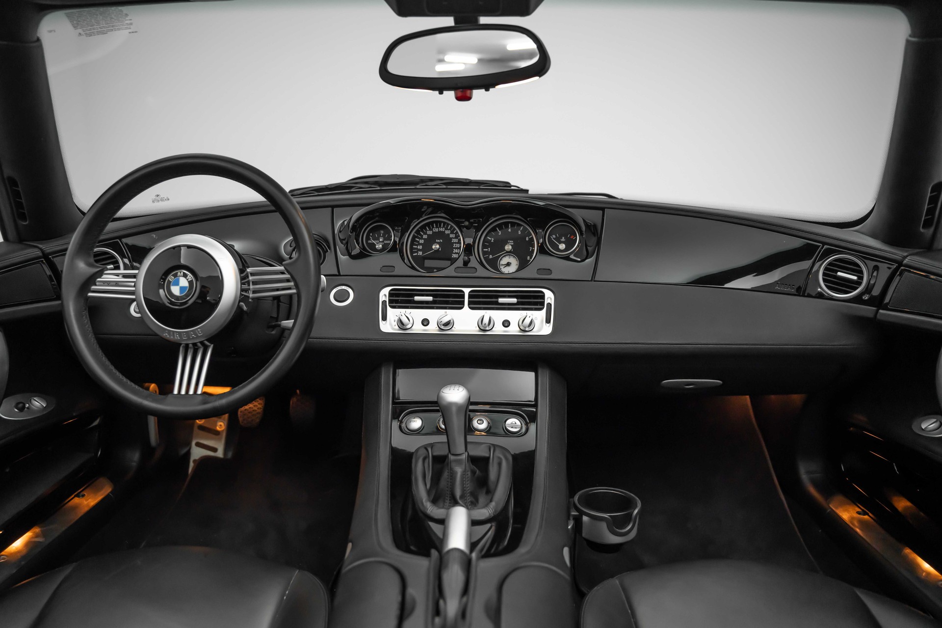 BMW Z8 Roadster-image-11