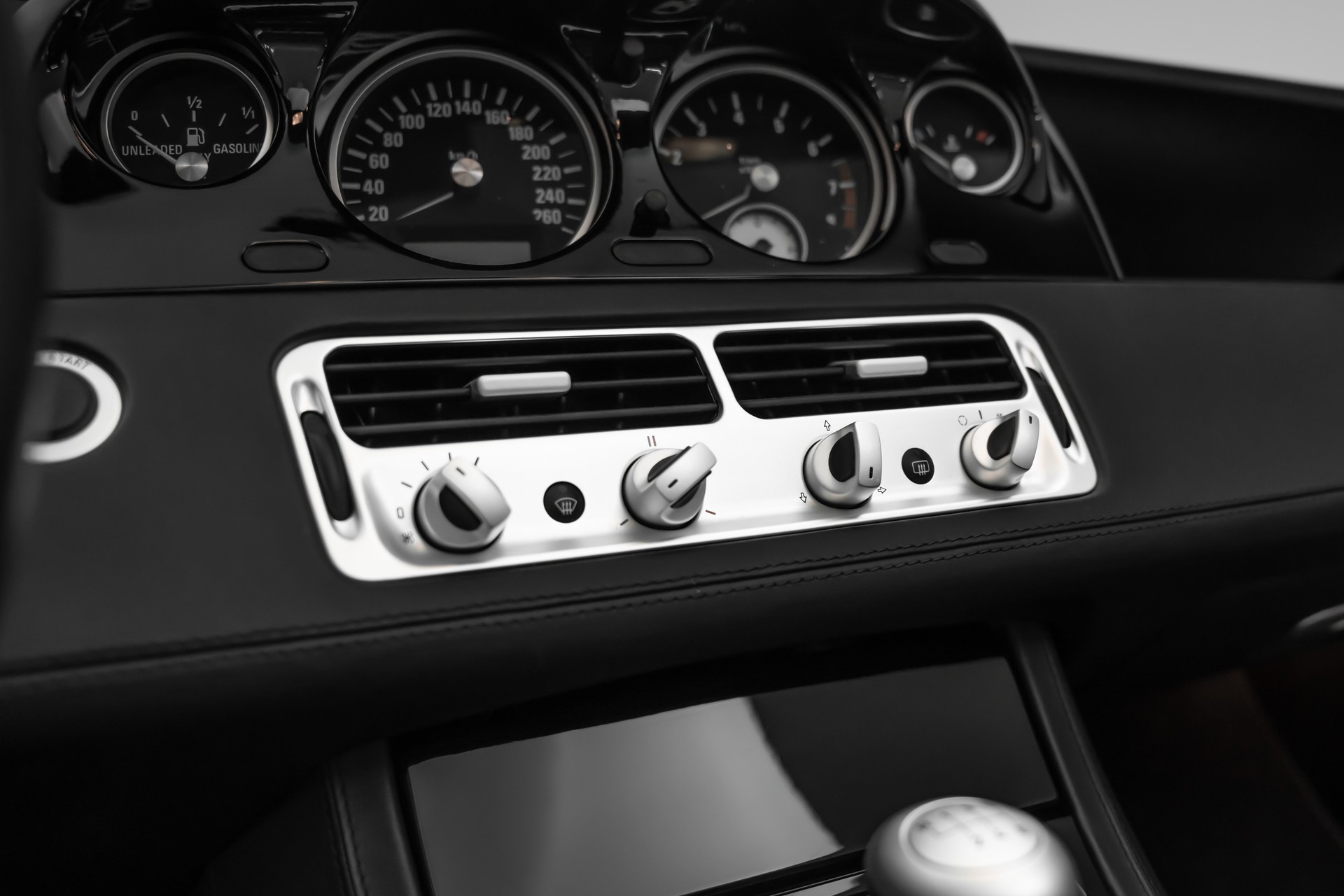 BMW Z8 Roadster-image-21