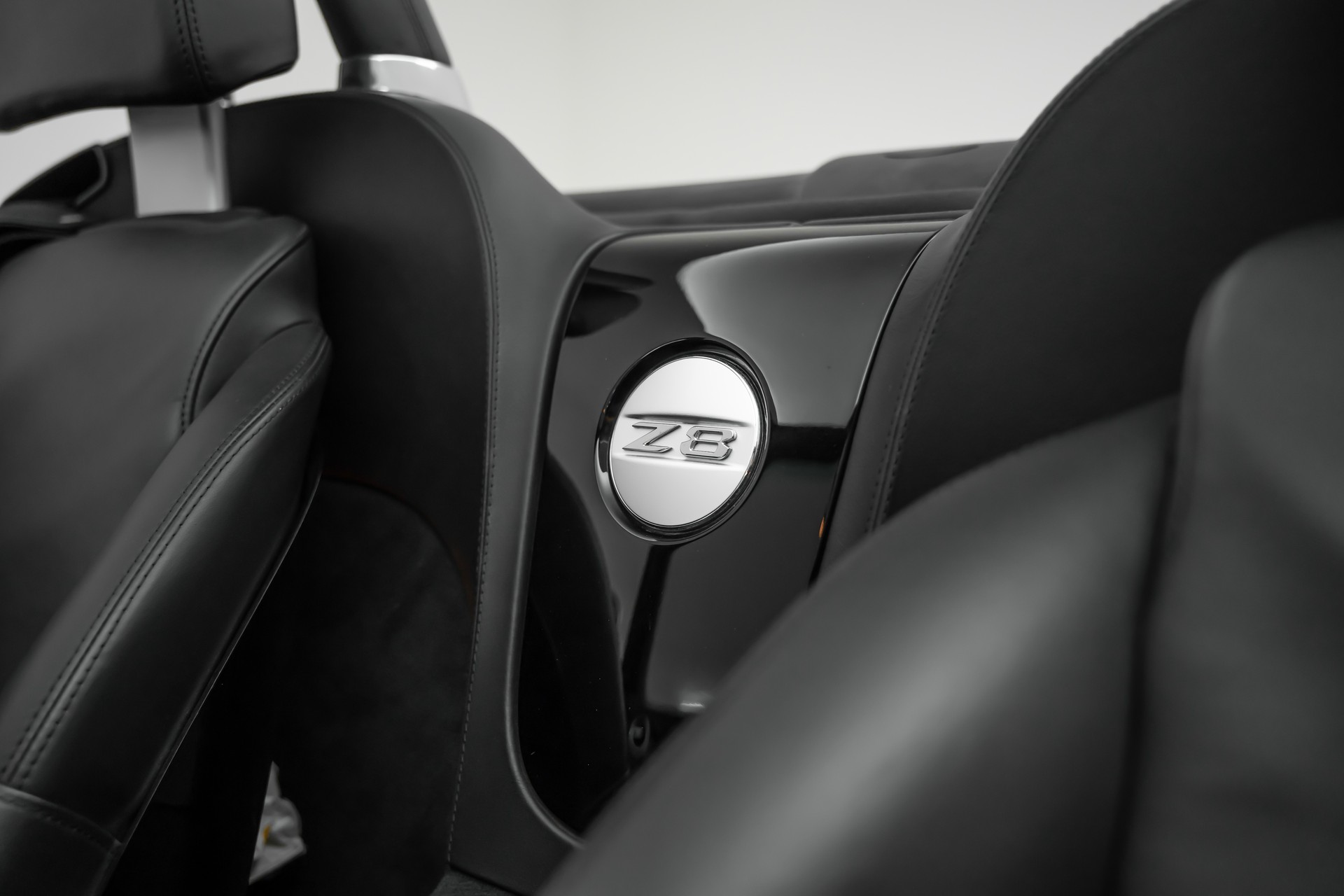 BMW Z8 Roadster-image-16