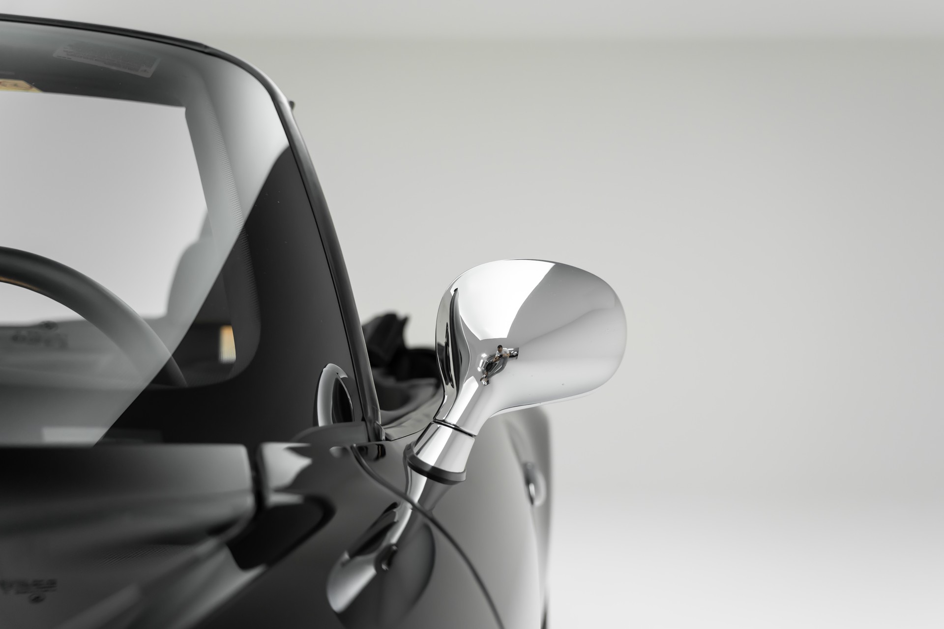 BMW Z8 Roadster-image-13