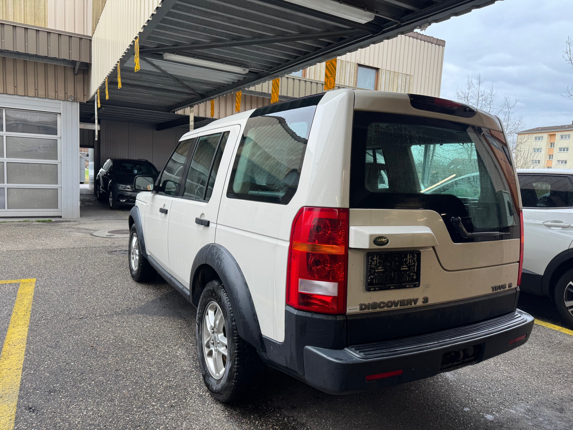 LAND ROVER Discovery 2.7d V6 SE Automatic-image-4