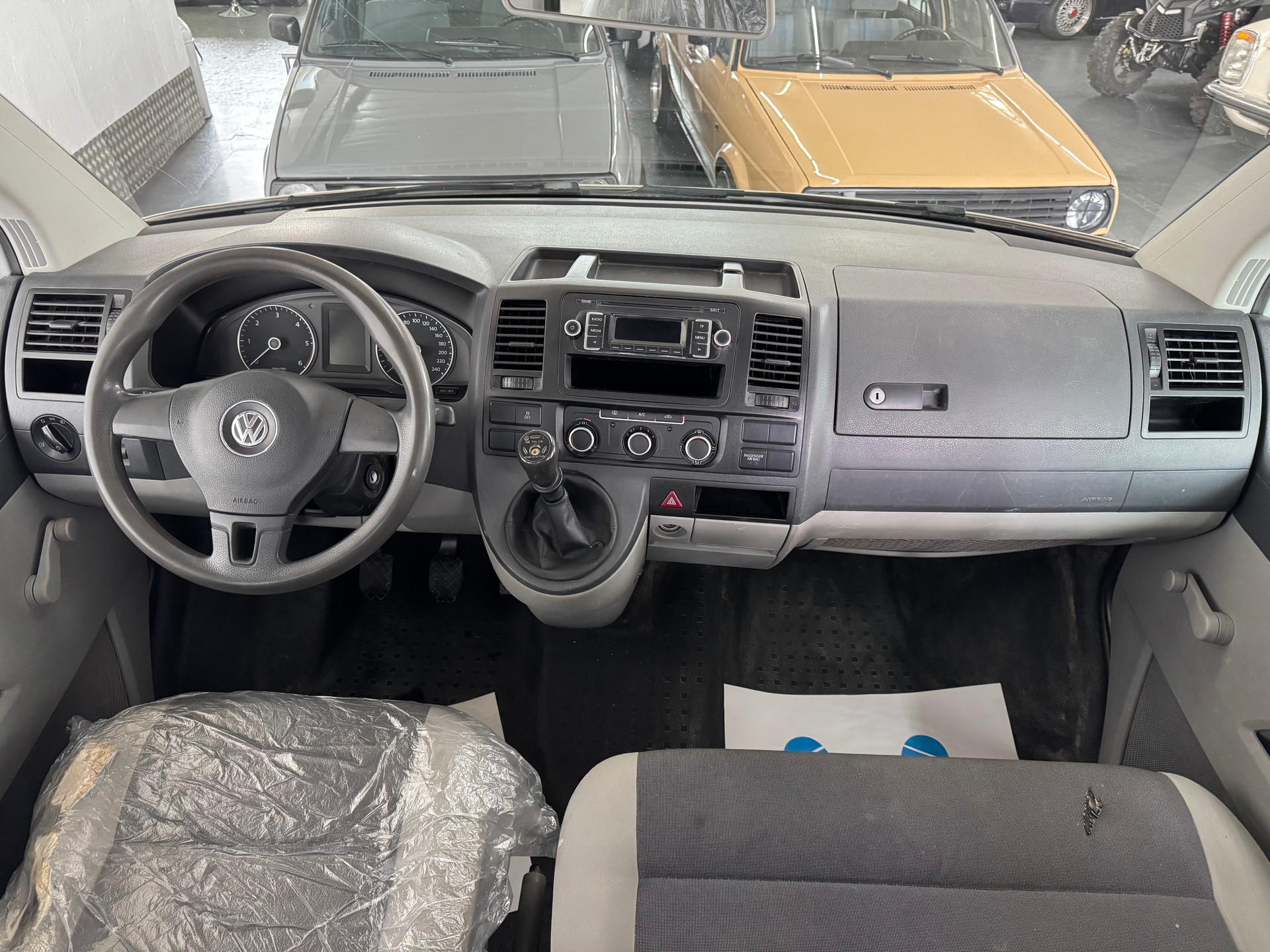 VW T5 2.0 TDI-image-15