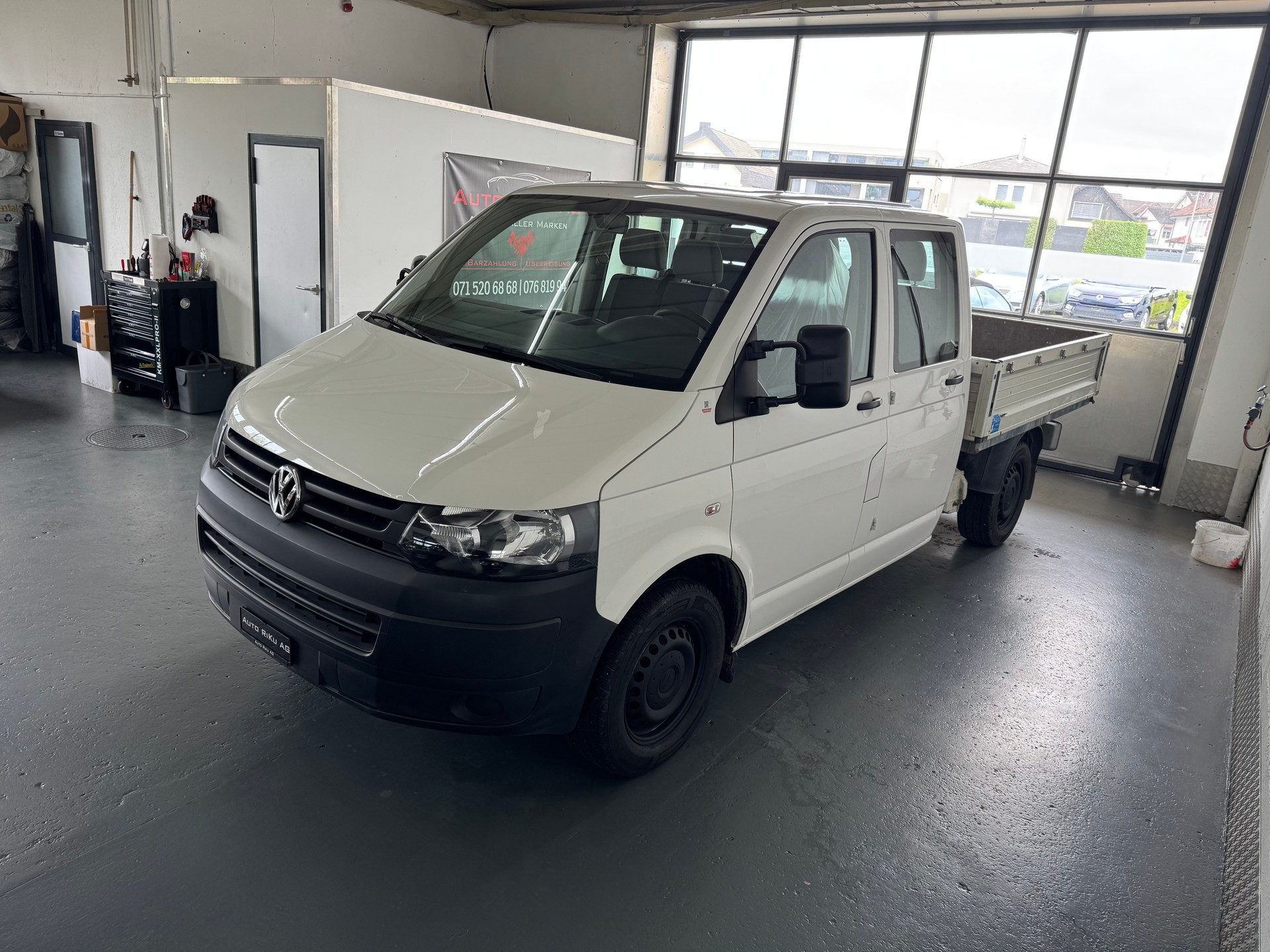 VW T5 2.0 TDI-showroom-element-3