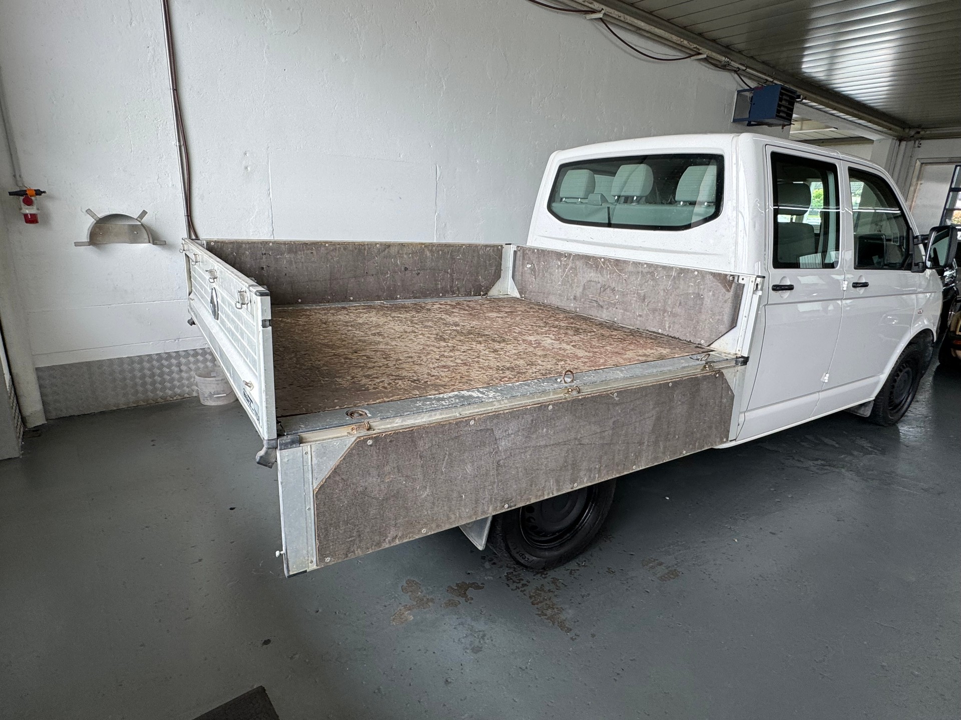 VW T5 2.0 TDI-image-8