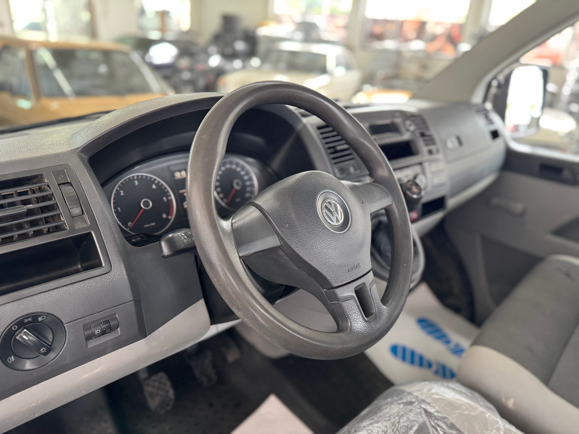 VW T5 2.0 TDI-image-11