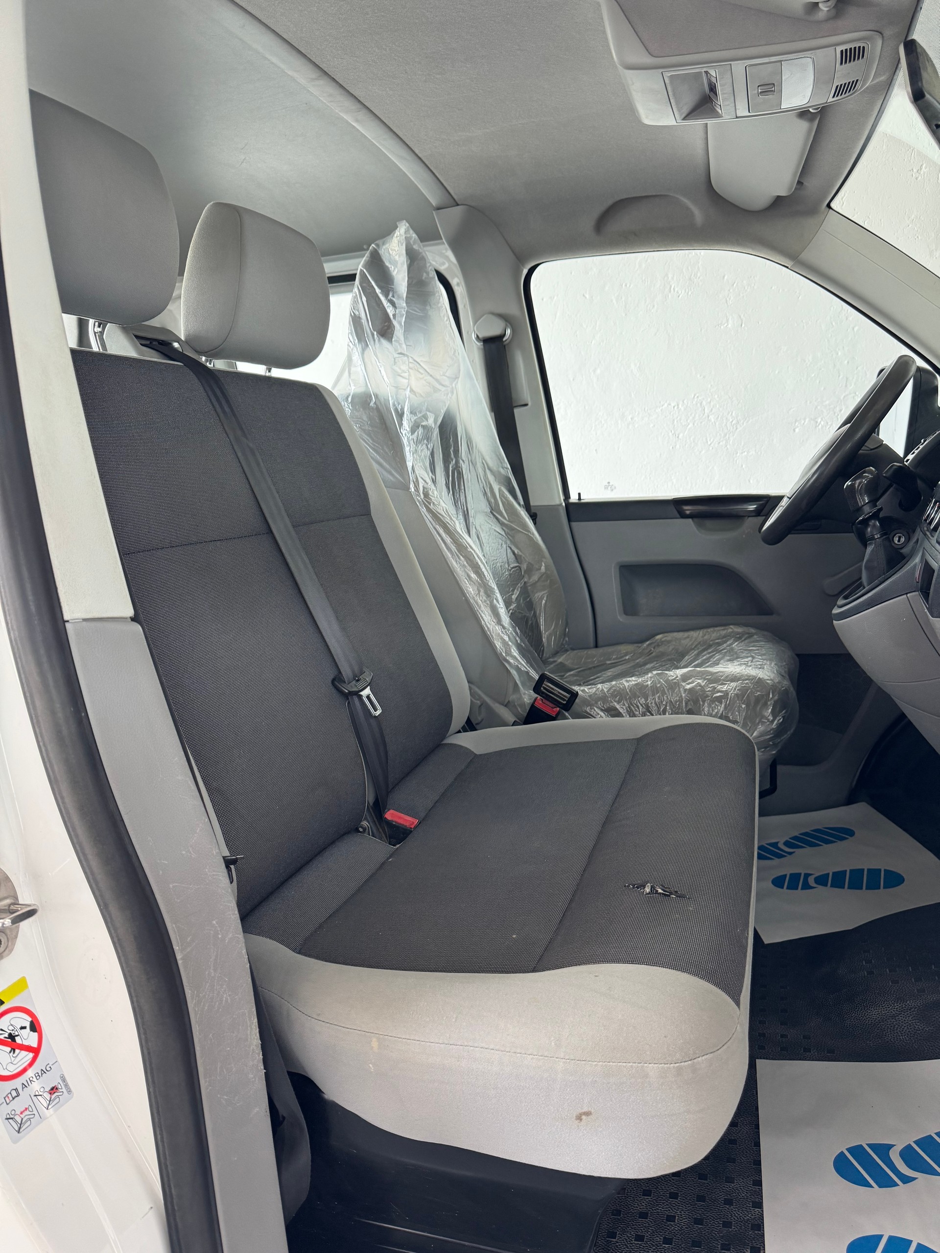 VW T5 2.0 TDI-image-19