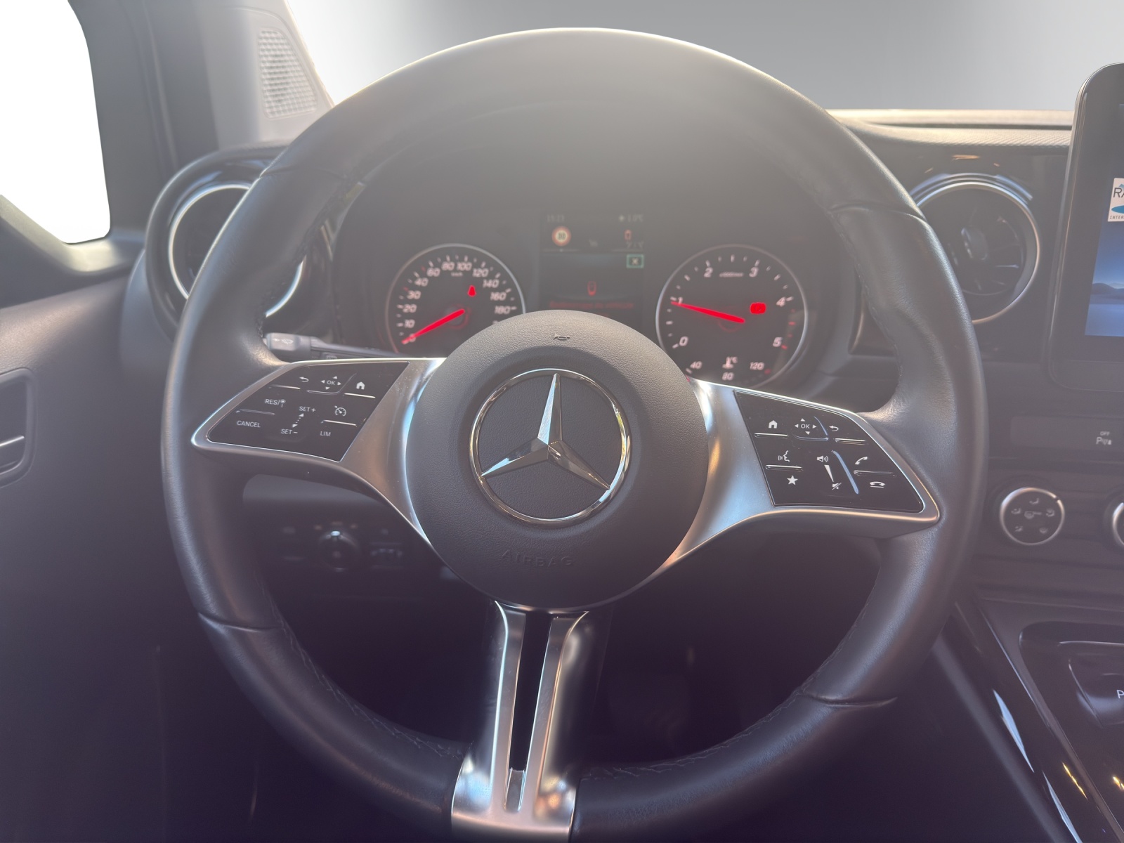 MERCEDES-BENZ T-Klasse 180D Progress A-image-12