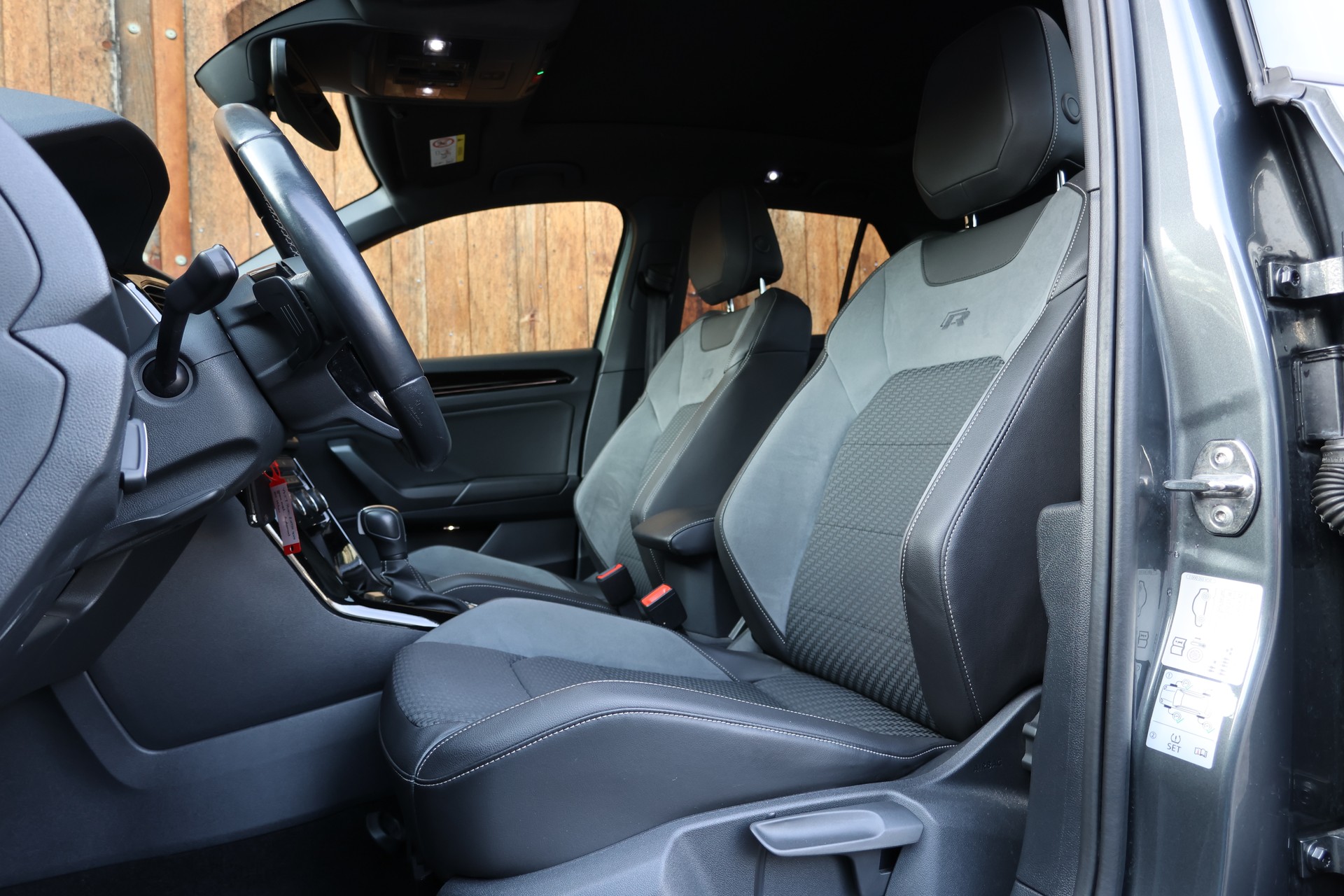 VW T-Roc 2.0 TSI R DSG 4Motion-image-10