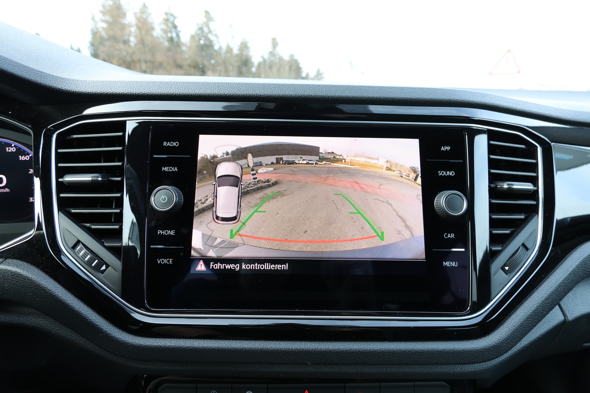 VW T-Roc 2.0 TSI R DSG 4Motion-image-7