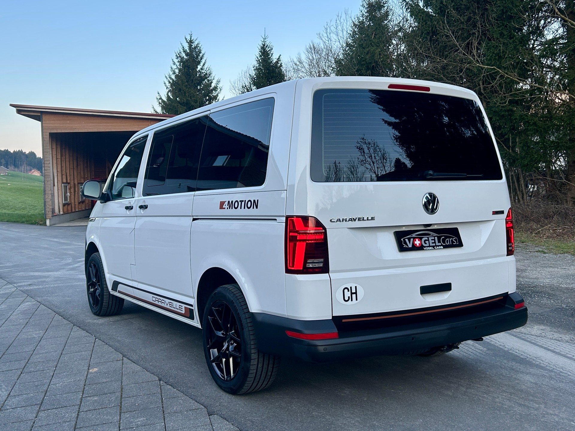 VW T6.1 Caravelle 2.0 TDI Trendline 4Motion-image-5