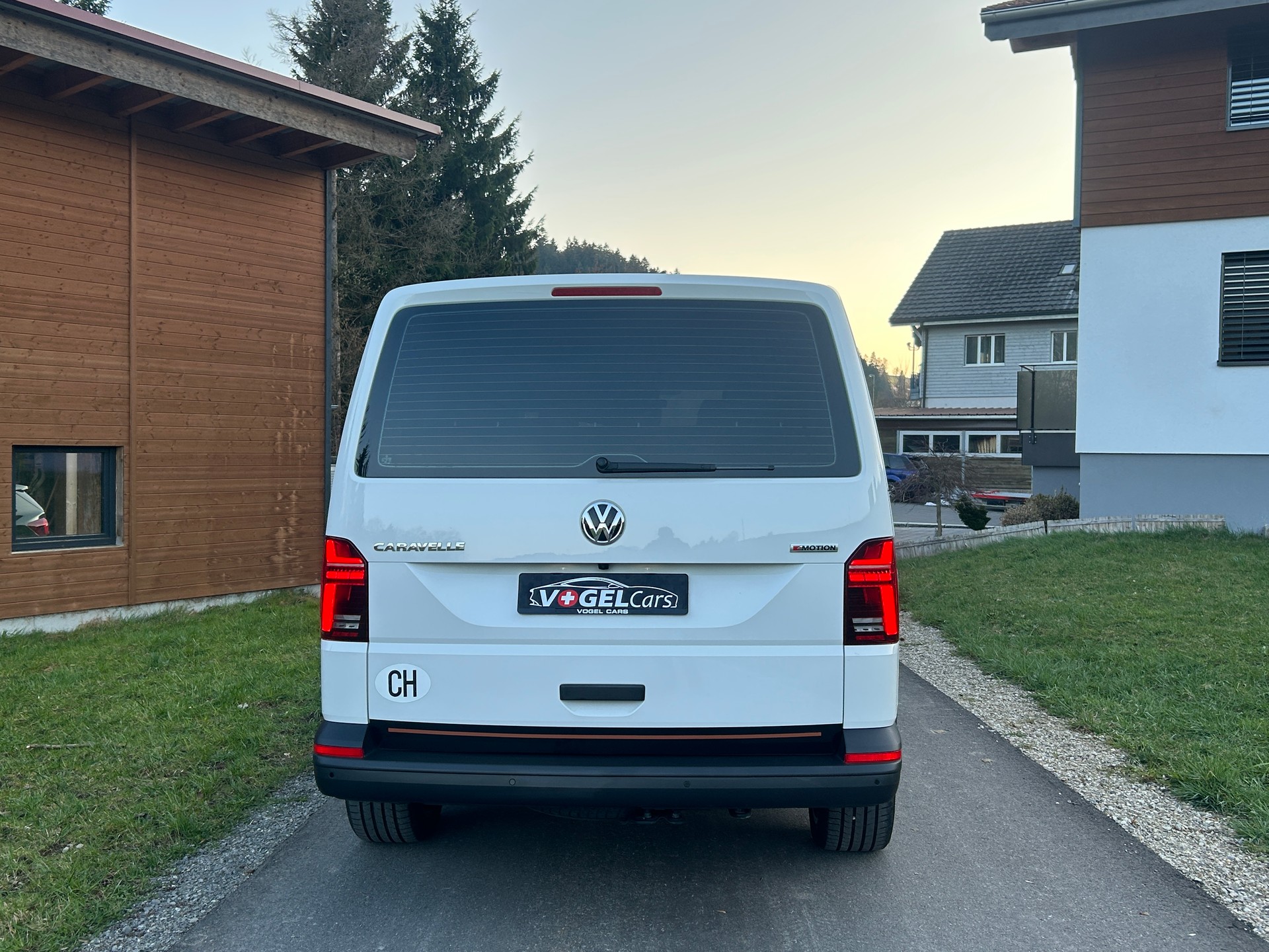 VW T6.1 Caravelle 2.0 TDI Trendline 4Motion-image-6