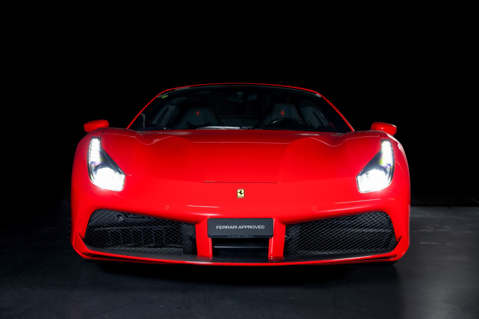FERRARI 488 Spider 3.9 V8 Standort Wallisellen-showroom-element-3