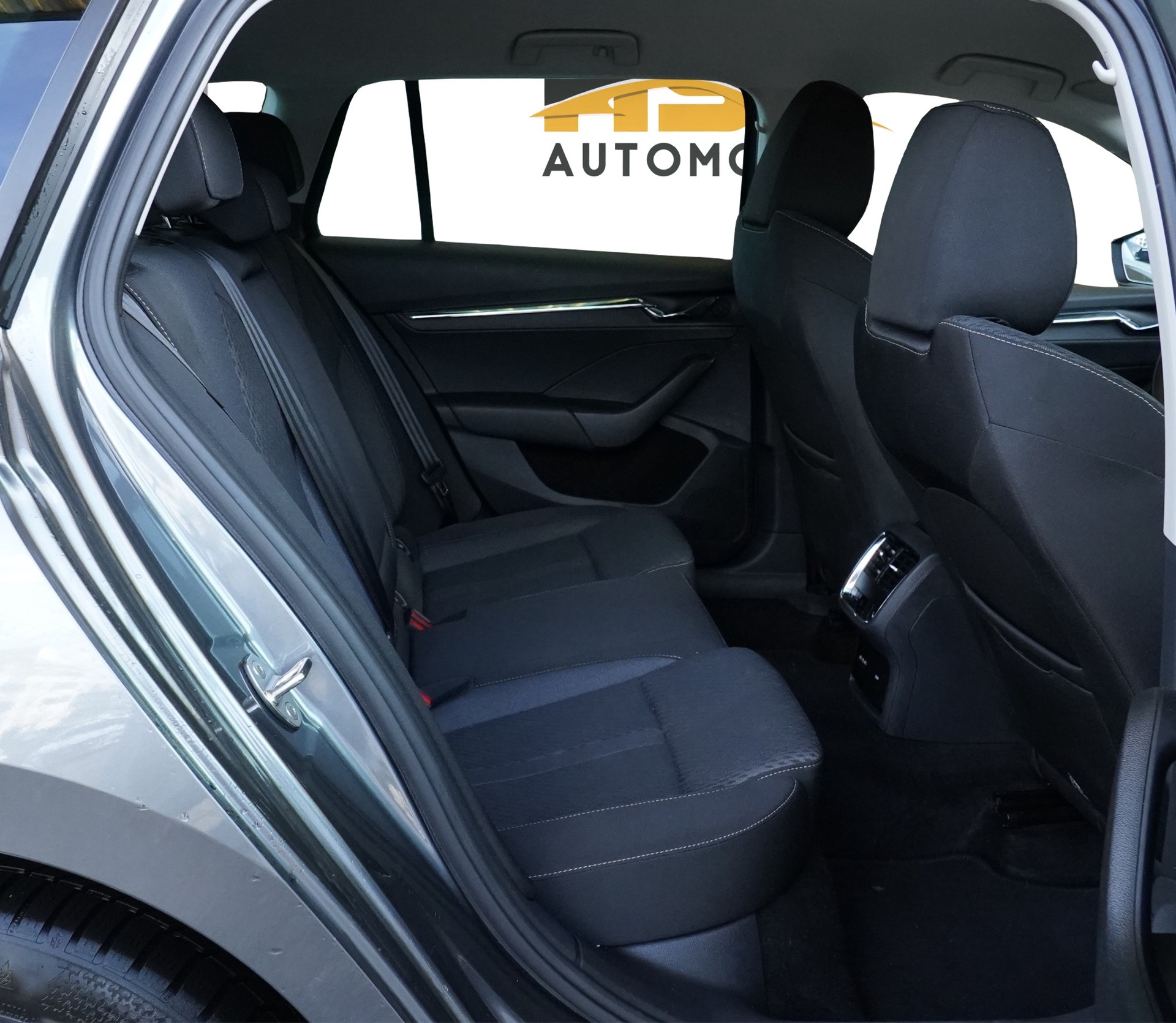 SKODA Octavia Combi 2.0 TDI DSG Style *CH Fahrzeug*-image-14