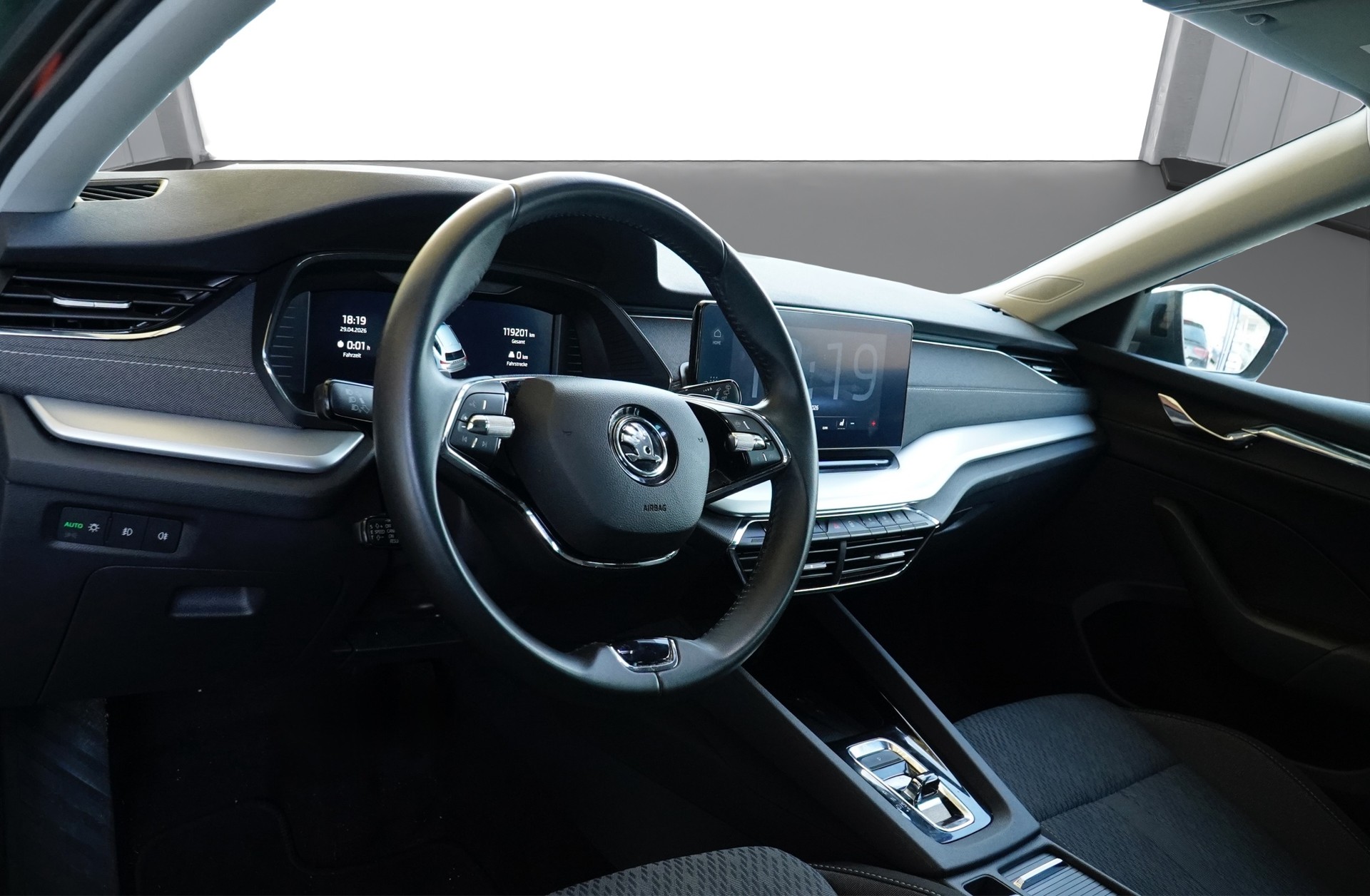 SKODA Octavia Combi 2.0 TDI DSG Style *CH Fahrzeug*-image-7