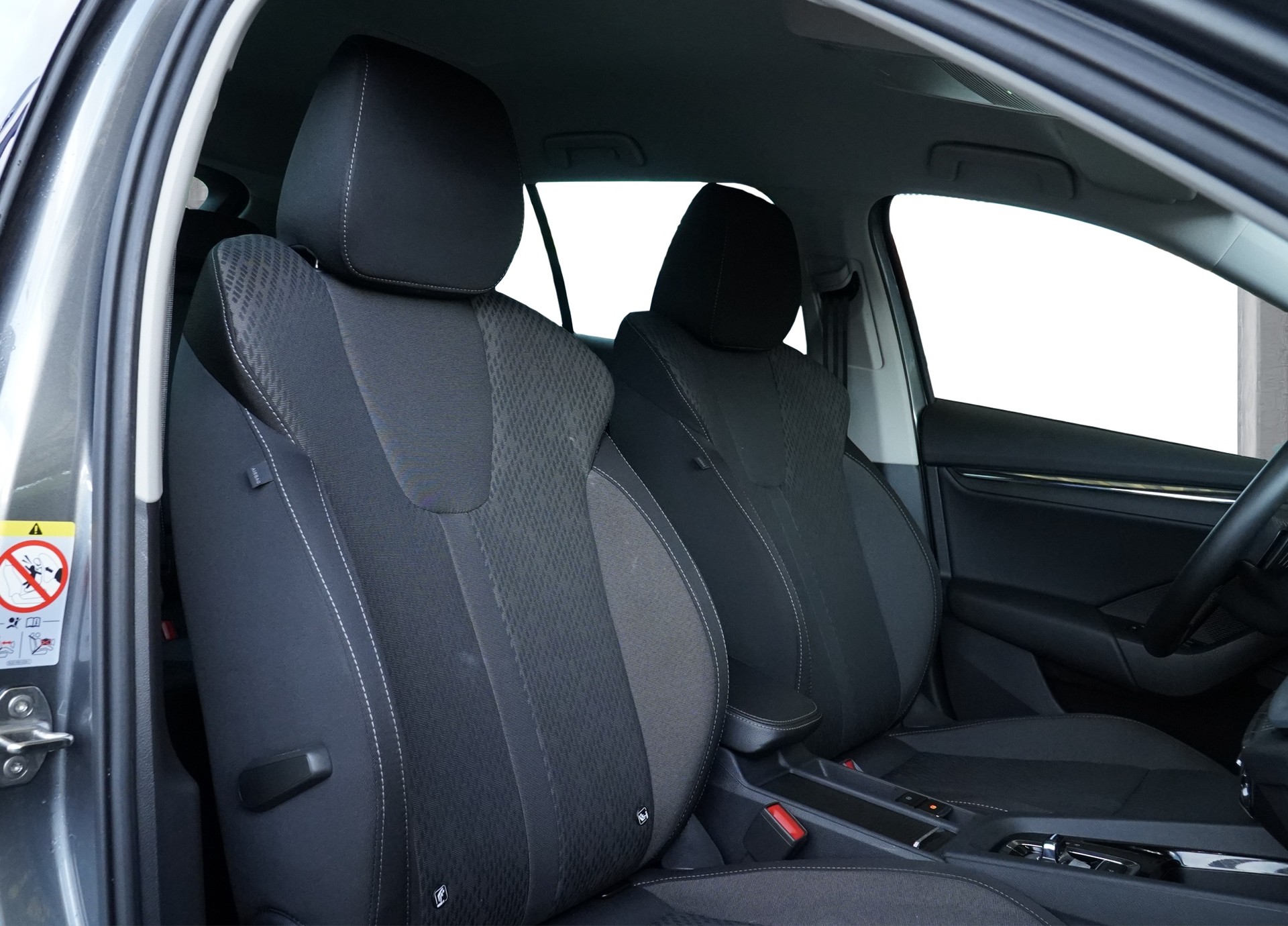 SKODA Octavia Combi 2.0 TDI DSG Style *CH Fahrzeug*-image-13