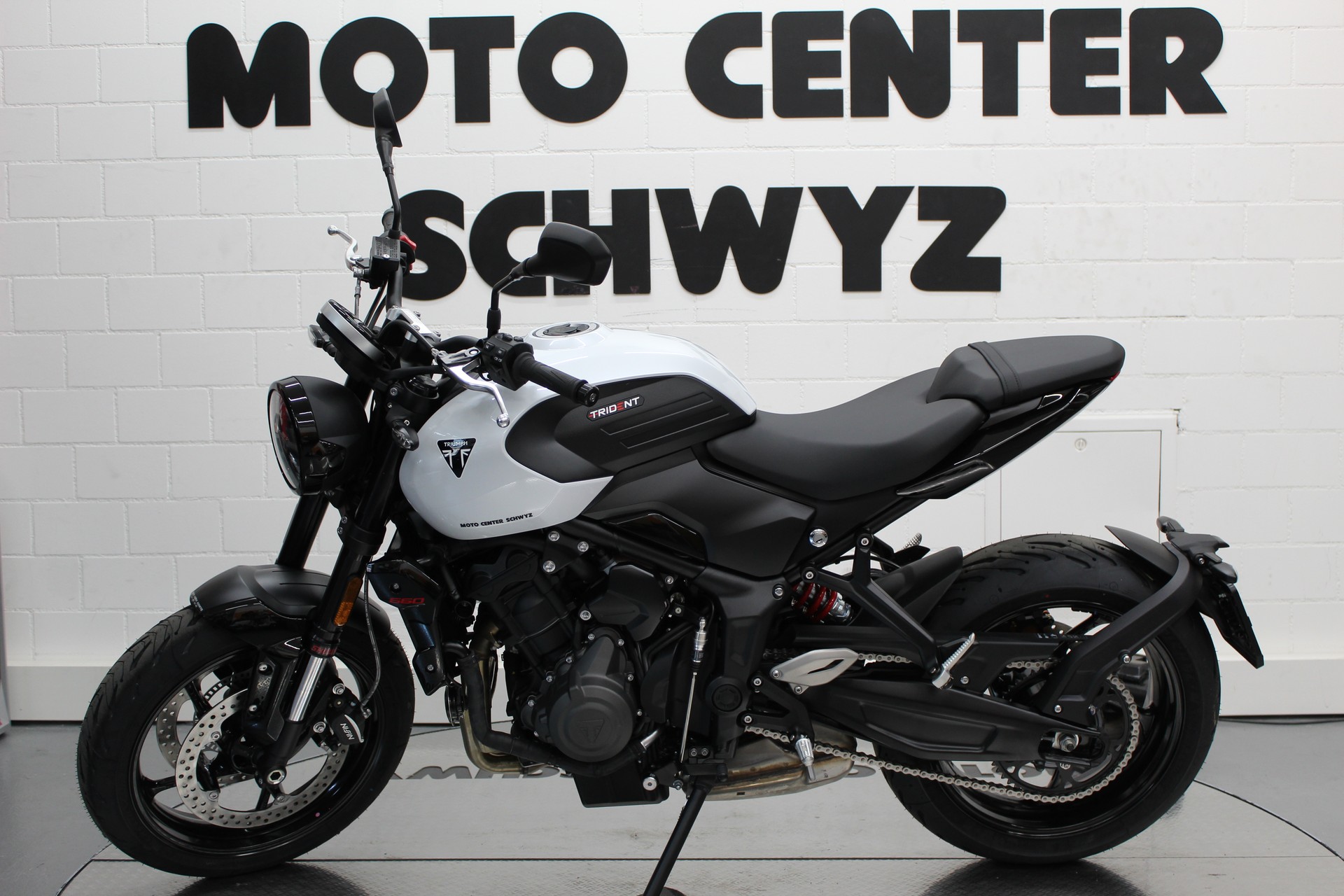TRIUMPH Trident 660-image-3