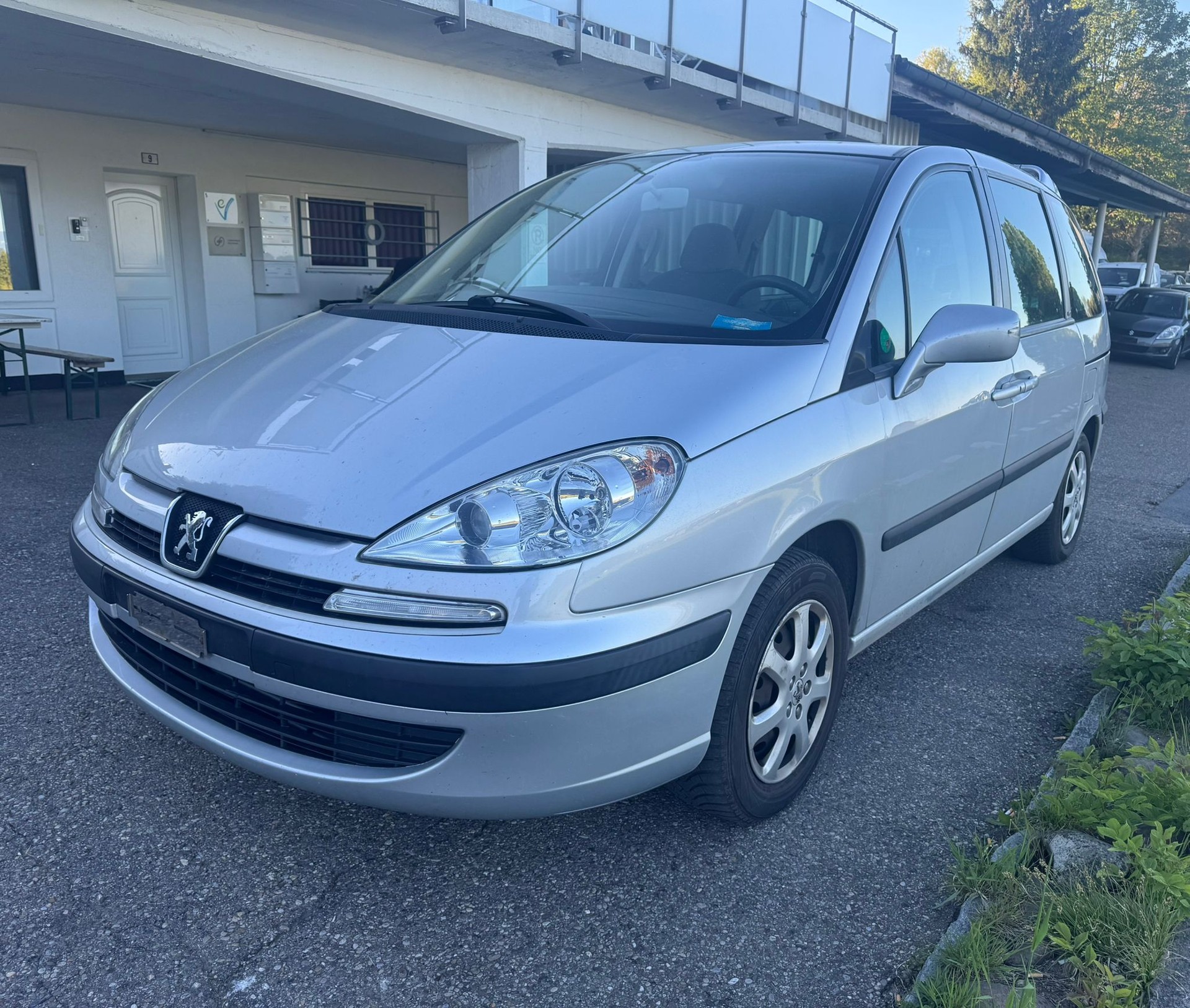 PEUGEOT 807 2.0 16V HDi SR Automatic-image-2