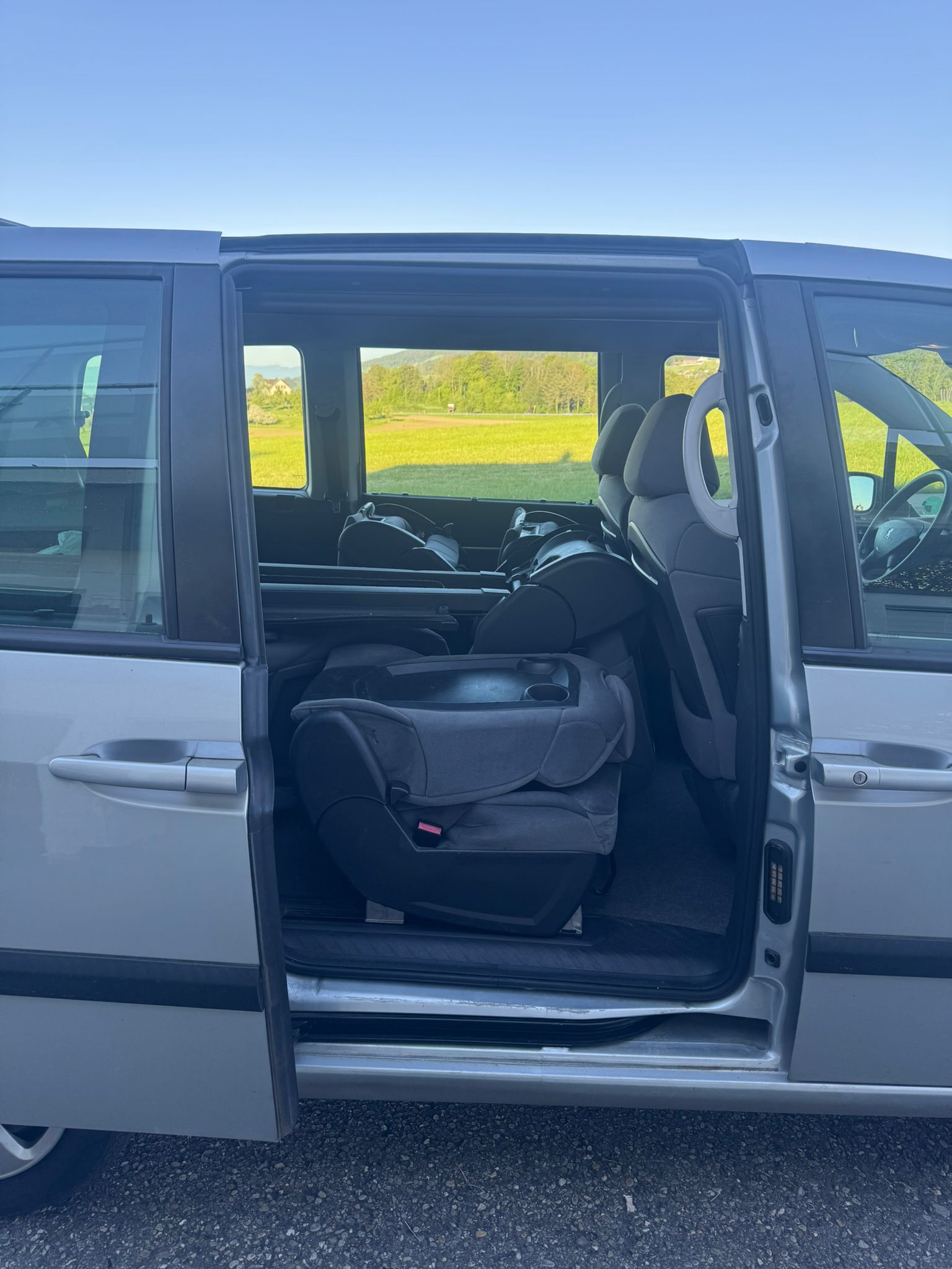 PEUGEOT 807 2.0 16V HDi SR Automatic-image-12