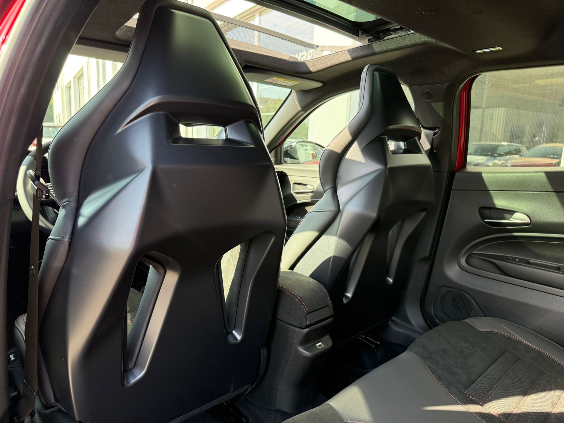 ALFA ROMEO Junior 1.2 Hybrid Q4 Pack Sky&Pack Sport "Rosso Brera"-image-10