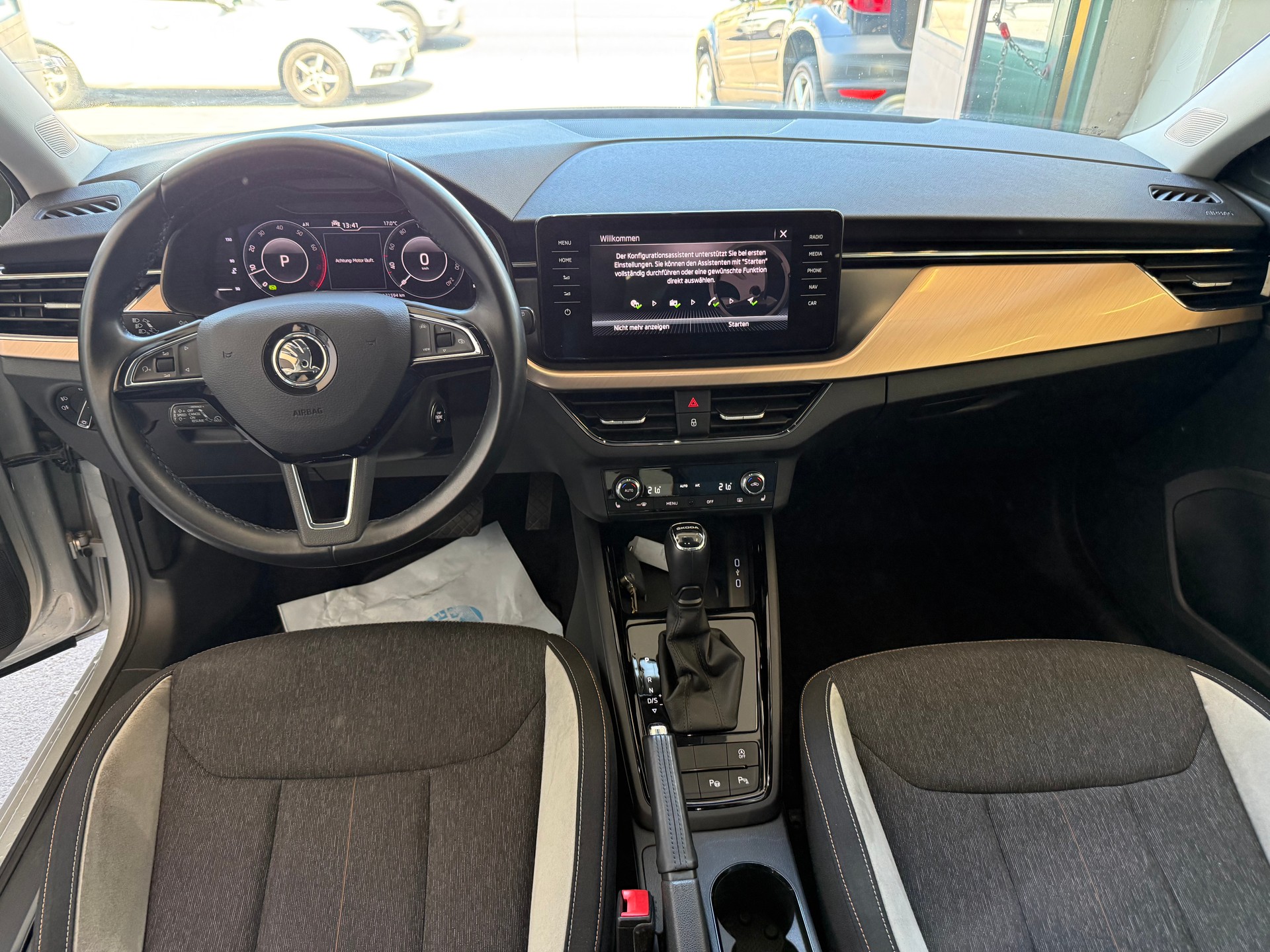 SKODA Scala 1.5 TSI ACT Style DSG-image-10