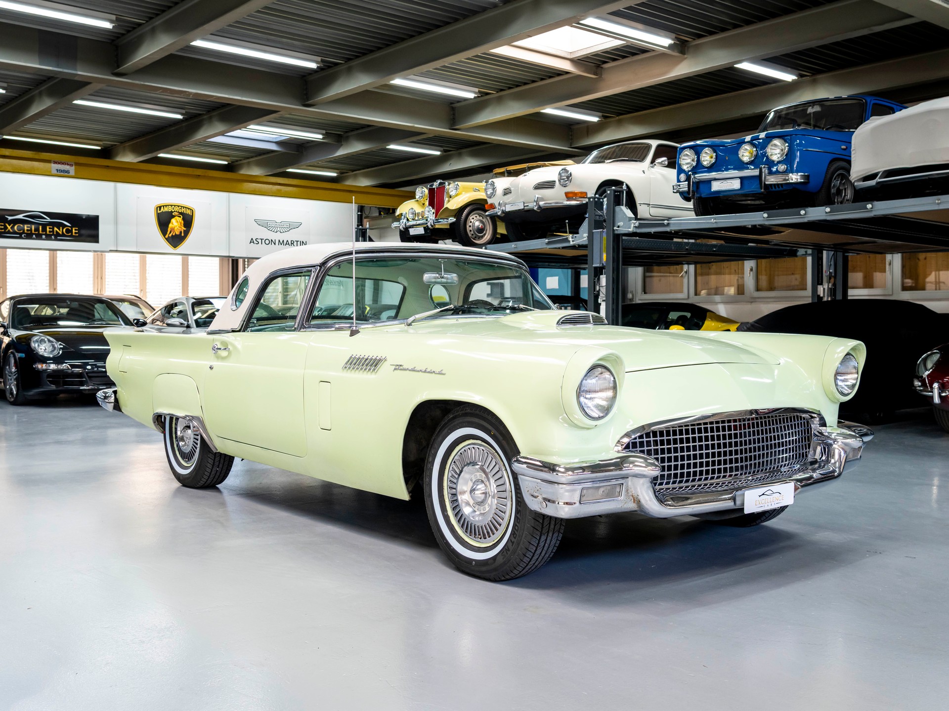 FORD Thunderbird 5.2 Liter V8 245PS-showroom-element-2