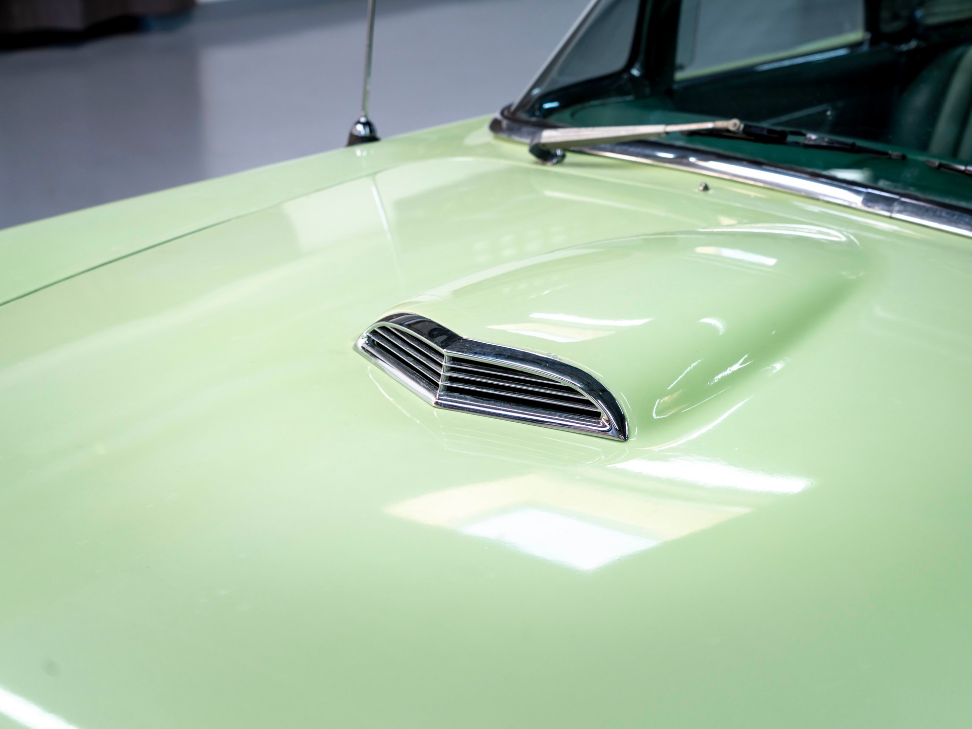 FORD Thunderbird 5.2 Liter V8 245PS-image-21
