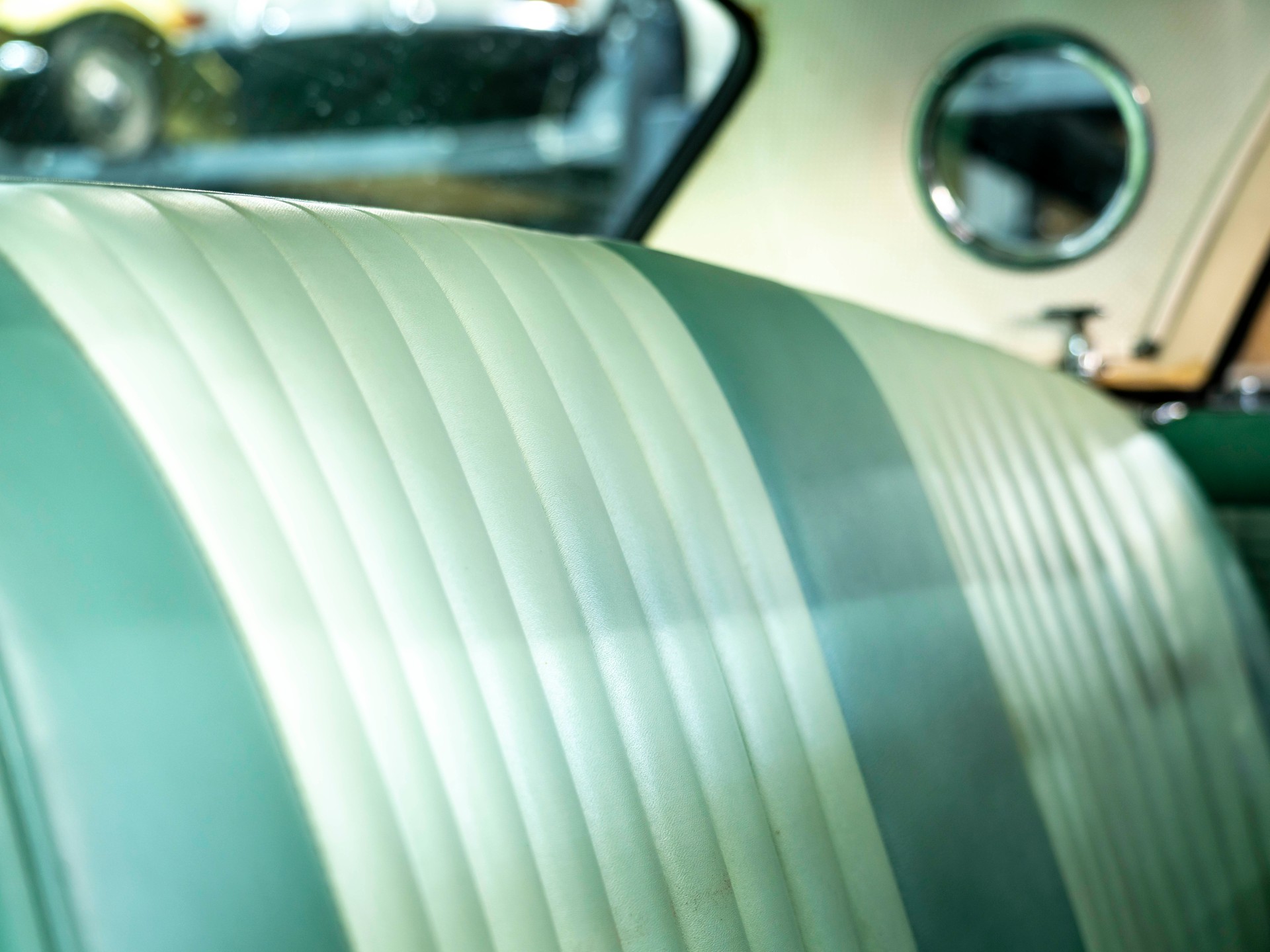 FORD Thunderbird 5.2 Liter V8 245PS-image-18