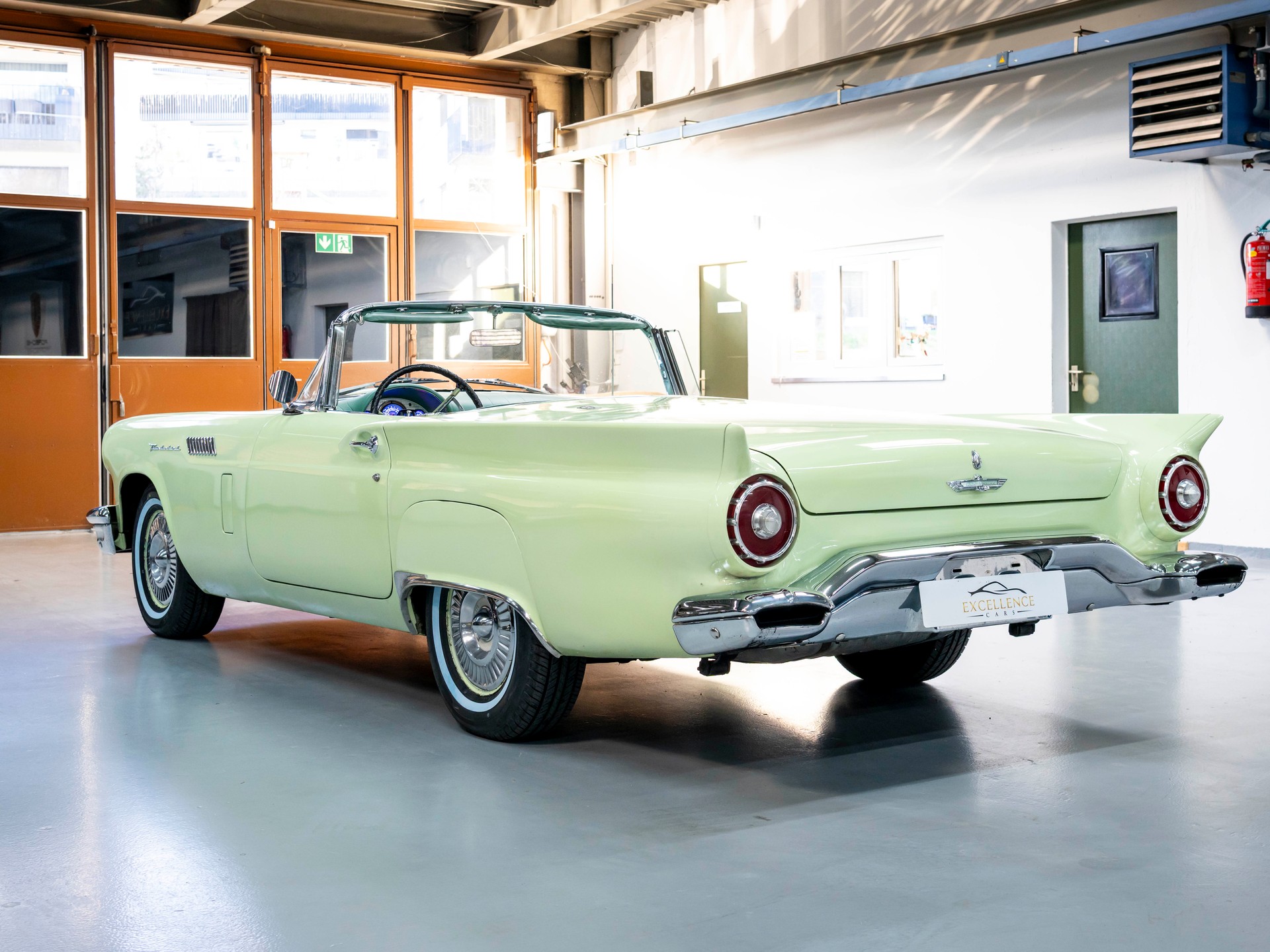 FORD Thunderbird 5.2 Liter V8 245PS-image-27