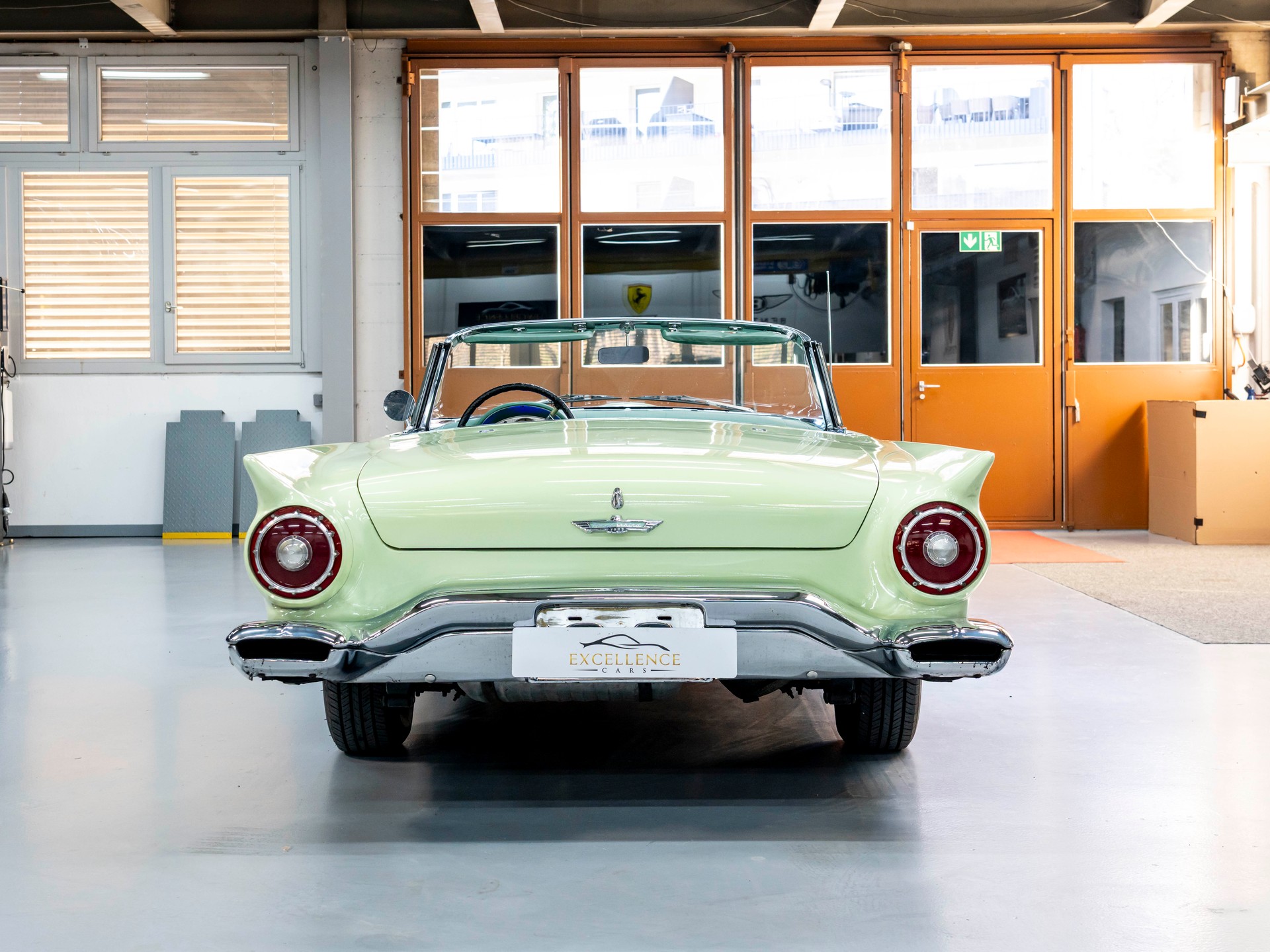FORD Thunderbird 5.2 Liter V8 245PS-image-26