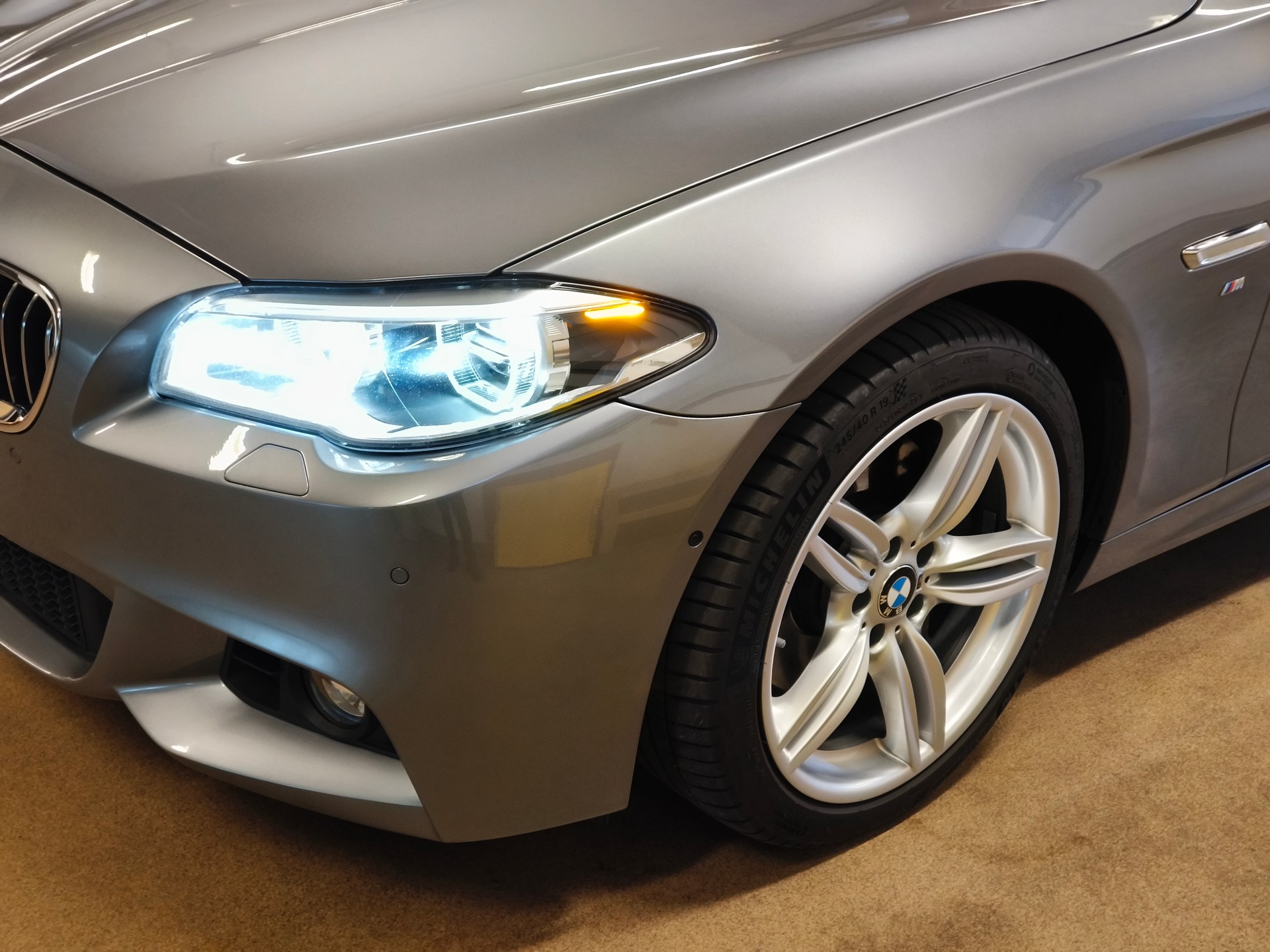 BMW 535i Touring xDrive Steptronic-showroom-element-1