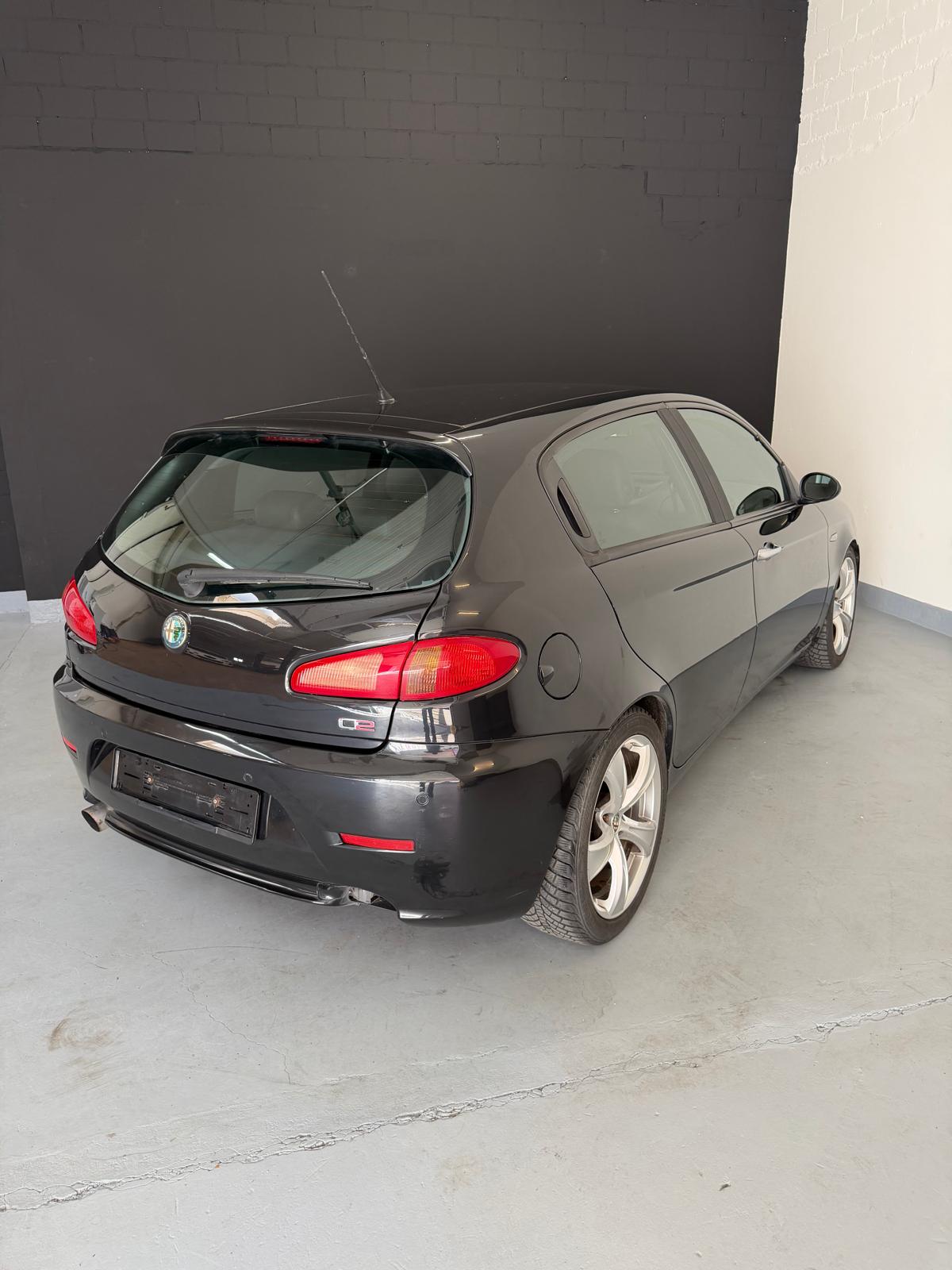 ALFA ROMEO 147 1.9 16V JTD Q2 ***CH-Fahrzeug***-image-6